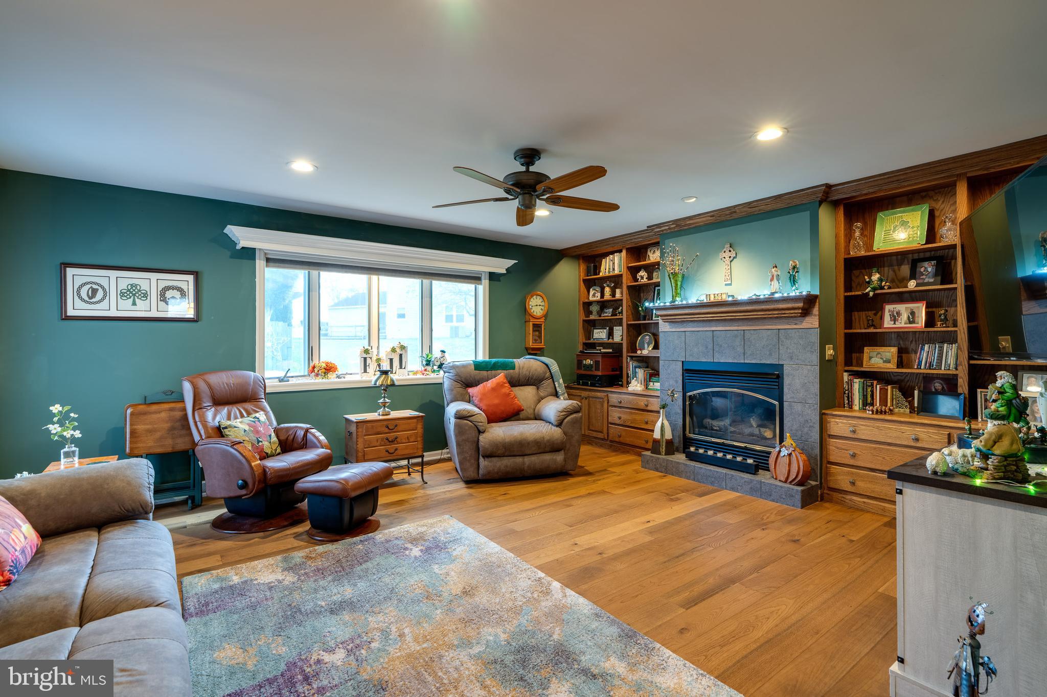 CAMBRIDGE VILLAGE - Residential