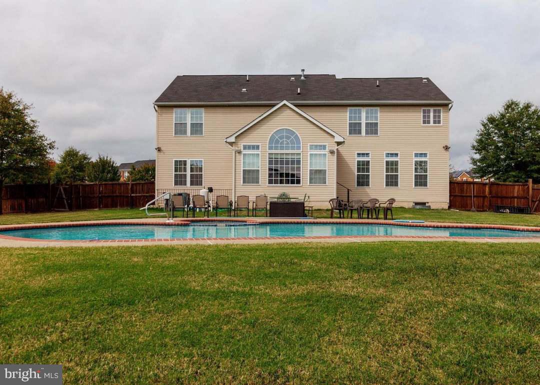 7901 WEBSTER LANE