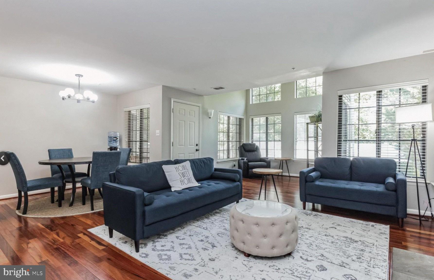 3421 HEWITT AVENUE 220-2