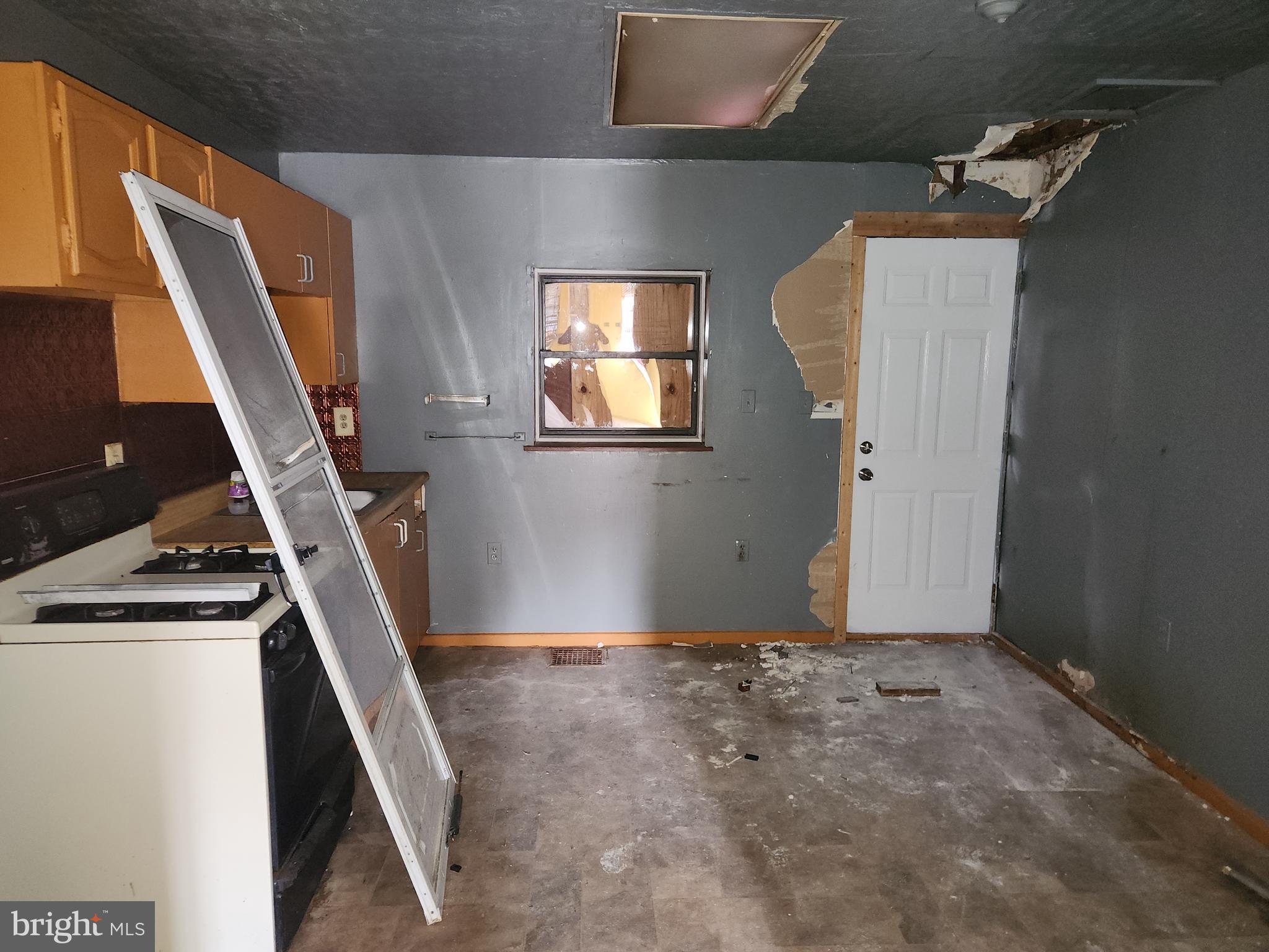 3424 W BELVEDERE AVENUE