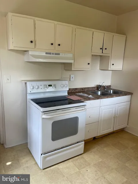 564 Elm Street Unit 1, Coatesville, PA MLS: PACT2095098