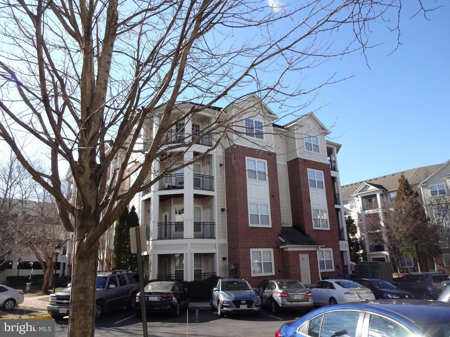 Must See!!! Amazing Location. Beautiful  2 beds + 2 spacious baths condo for rent in the popular gated community of Bryson! Gourmet kitchen with granite countertops and stainless steel appliances. Full-sized washer and dryer. bonus office nook, walk-in closets, wood floors throughout the unit!  Shopping, dining across the street.  24 hr Harris Teeter at Woodland Park. Walk, Bus, or Drive to Herndon Monroe Park n Ride - easy commute.  Entertainment options in every direction including downtown Herndon and Reston Town Center. Minutes to Dulles Road, Fairfax County Parkway, Routes 28 & 7, 15 minutes WALK to new Silver Line Metro, and other major routes.  Amenities include a fitness center, two outdoor pools, clubhouse, billiard room, and a business center. PLEASE FOLLOW CDC GUIDELINES. BE MINDFUL OF COVID-19. NO ONE WITH ANY SYMPTOMS IS ALLOWED. Kindly wear masks, use hand sanitizer, shoe coverings and restrict touching.  No pets, no smoking. Thank you!