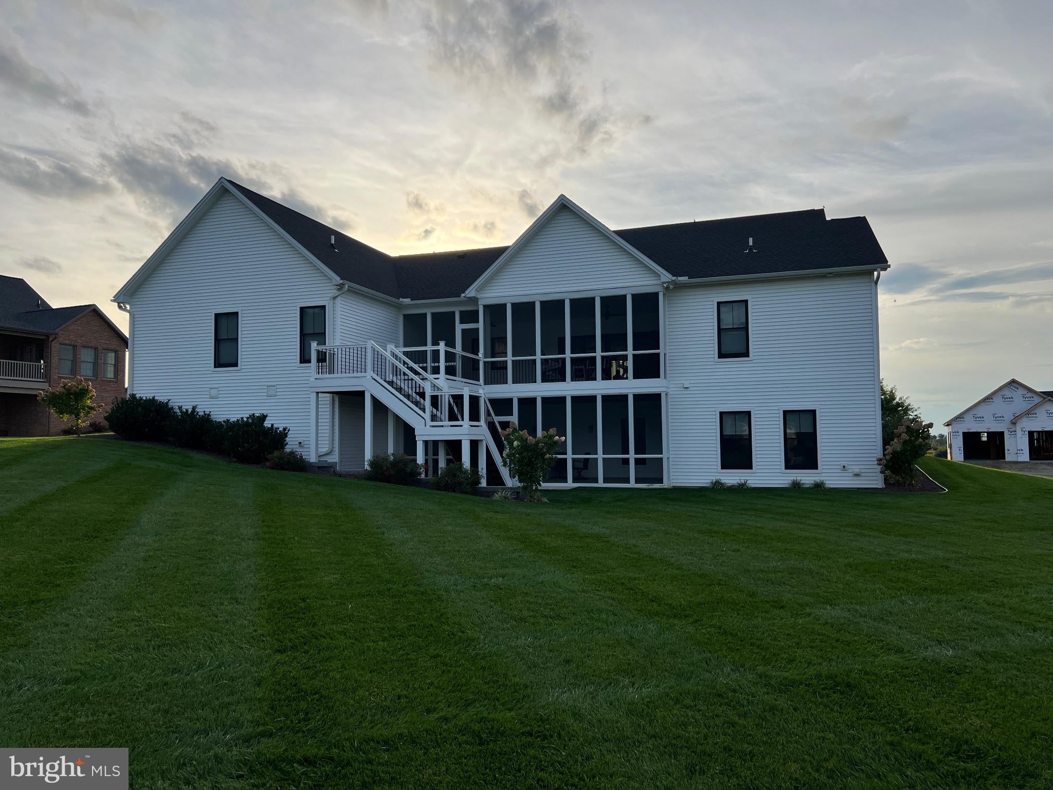 7047 SANDWICH LANE