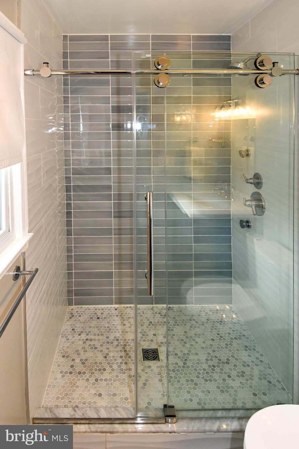 OLNEY OAKS - Residential Lease