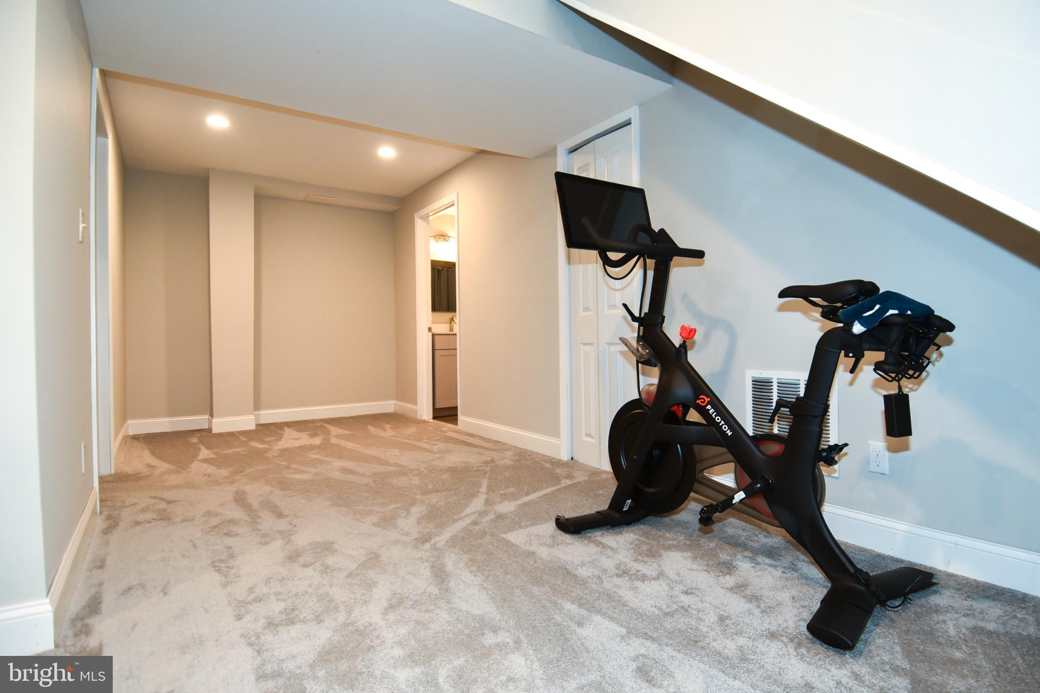 OLNEY OAKS - Residential Lease