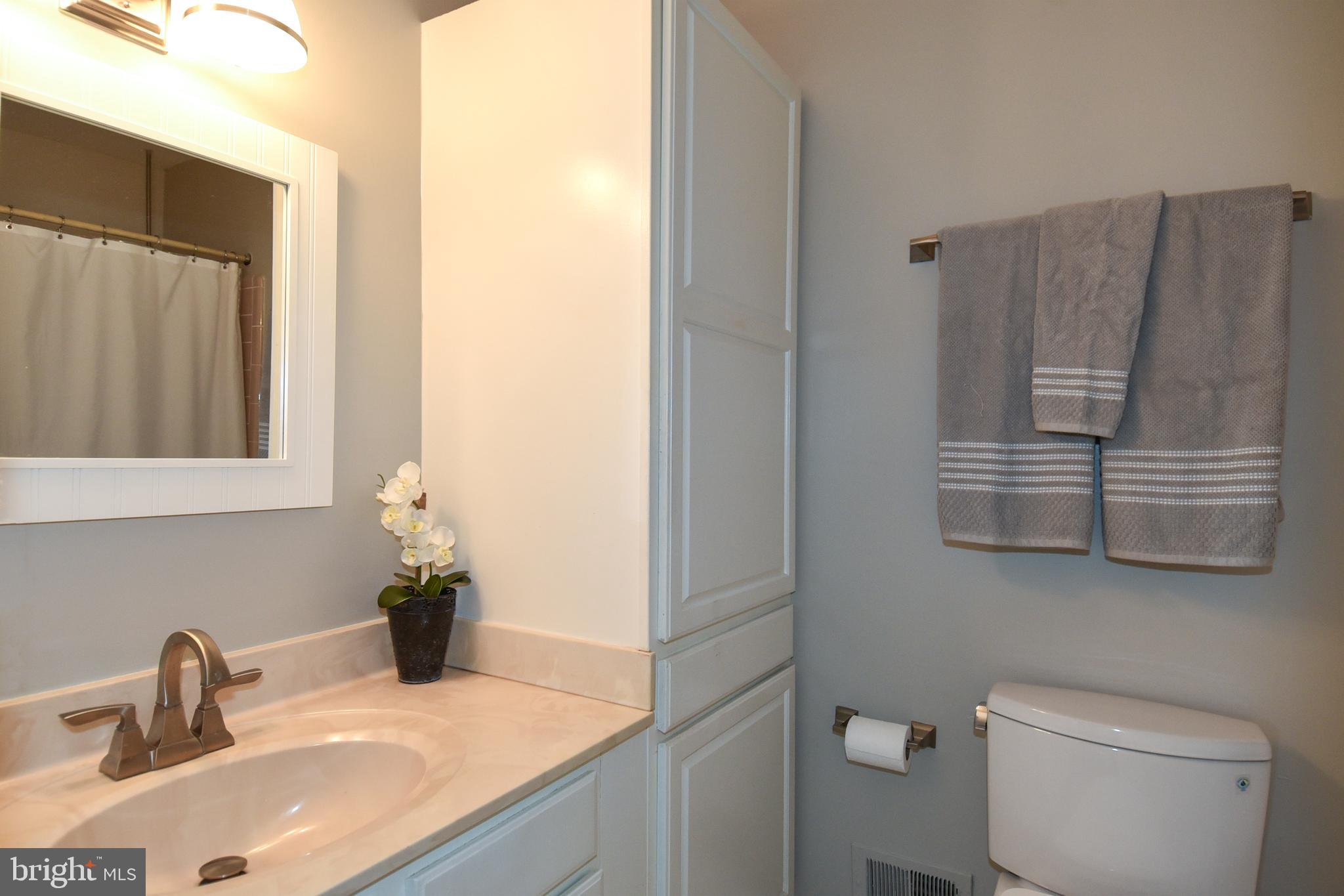 OLNEY OAKS - Residential Lease