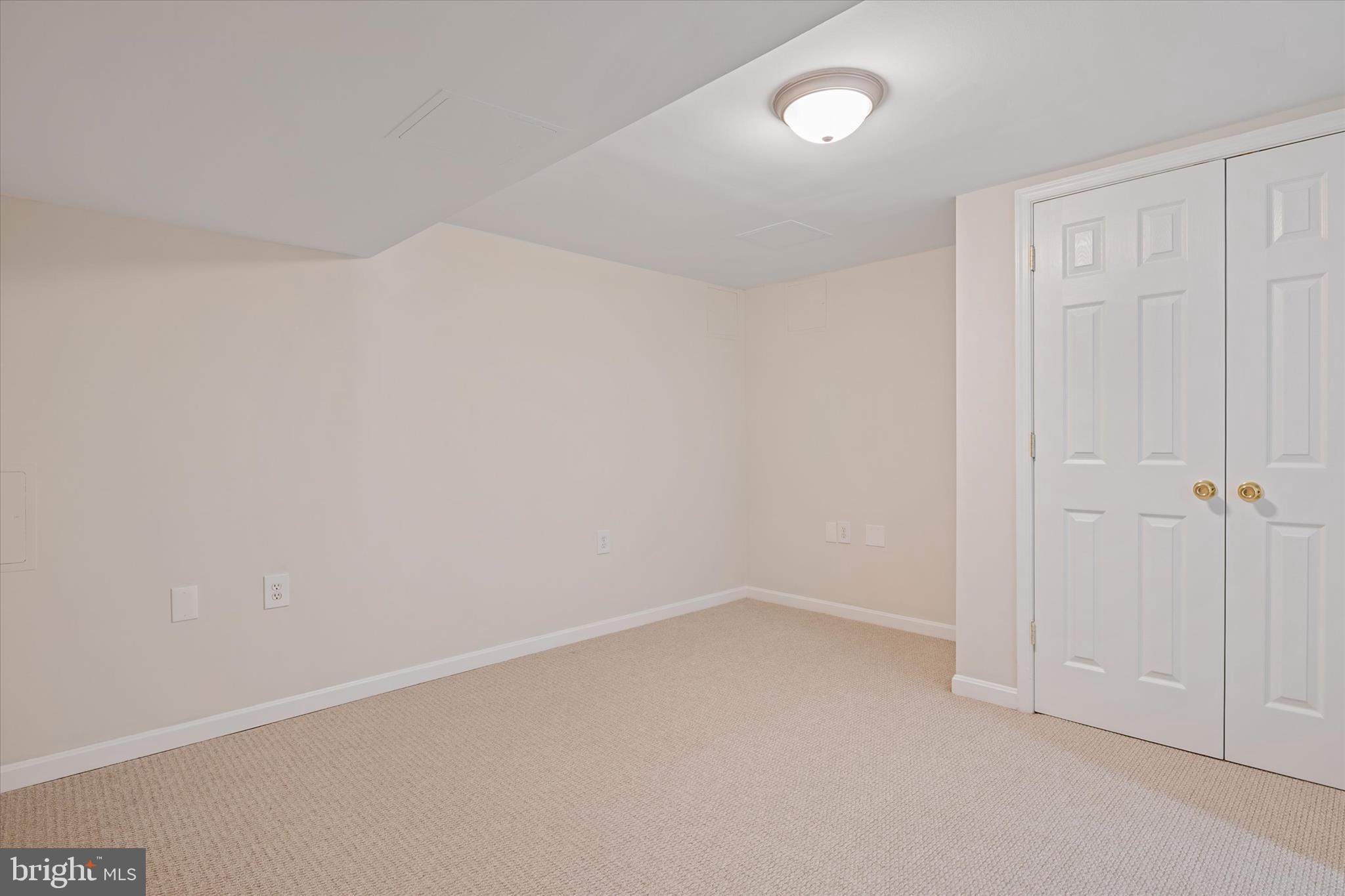 SAYBROOKE WOODS - Residential