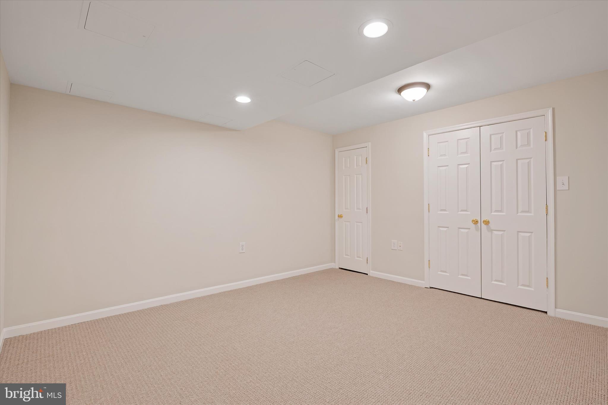 SAYBROOKE WOODS - Residential