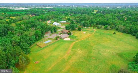 2071 BAUS ROAD EAST GREENVILLE PA 18041