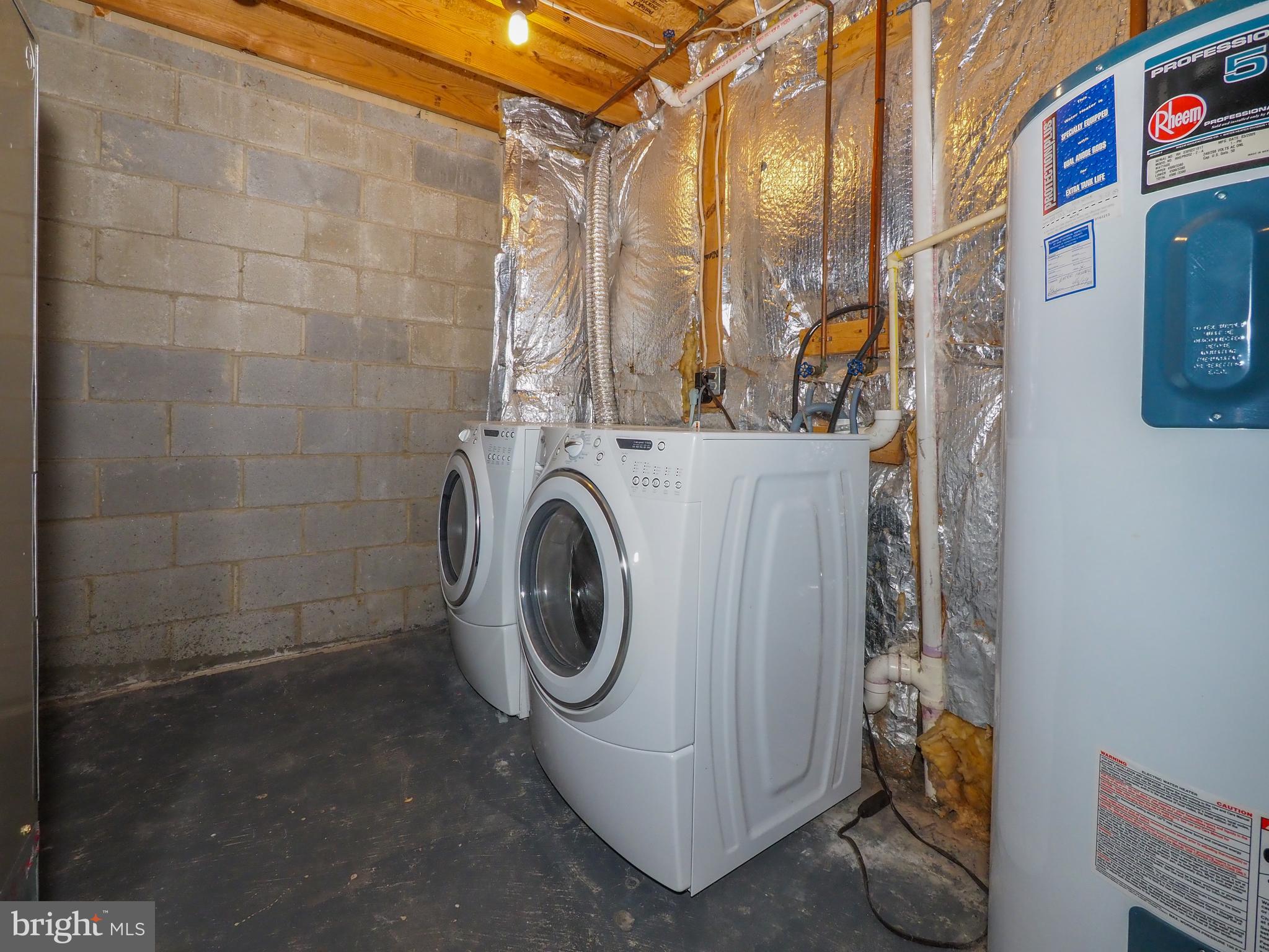 WOODS EDGE TOWNHOME CONDOMINIUMS - Residential