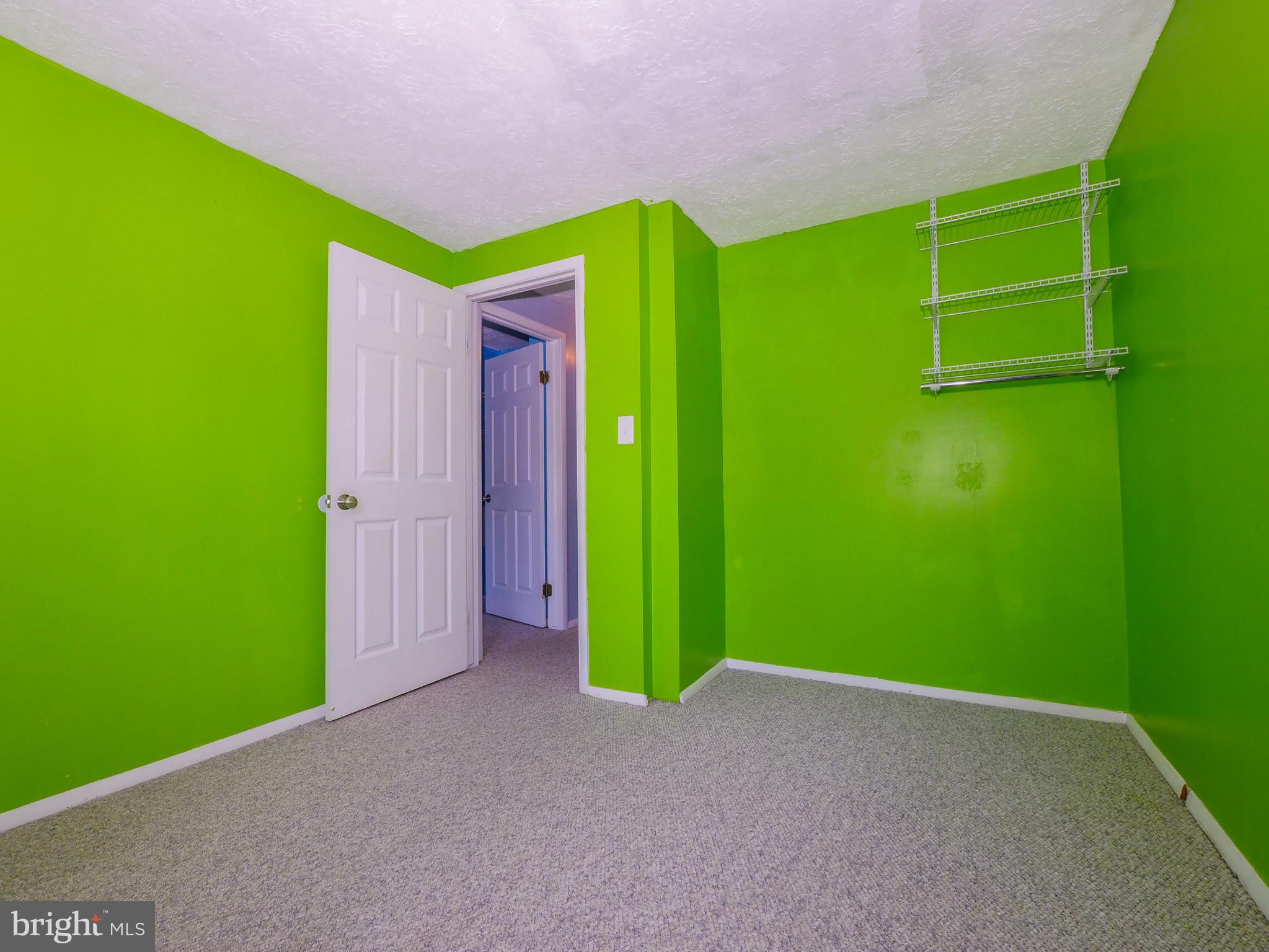 WOODS EDGE TOWNHOME CONDOMINIUMS - Residential