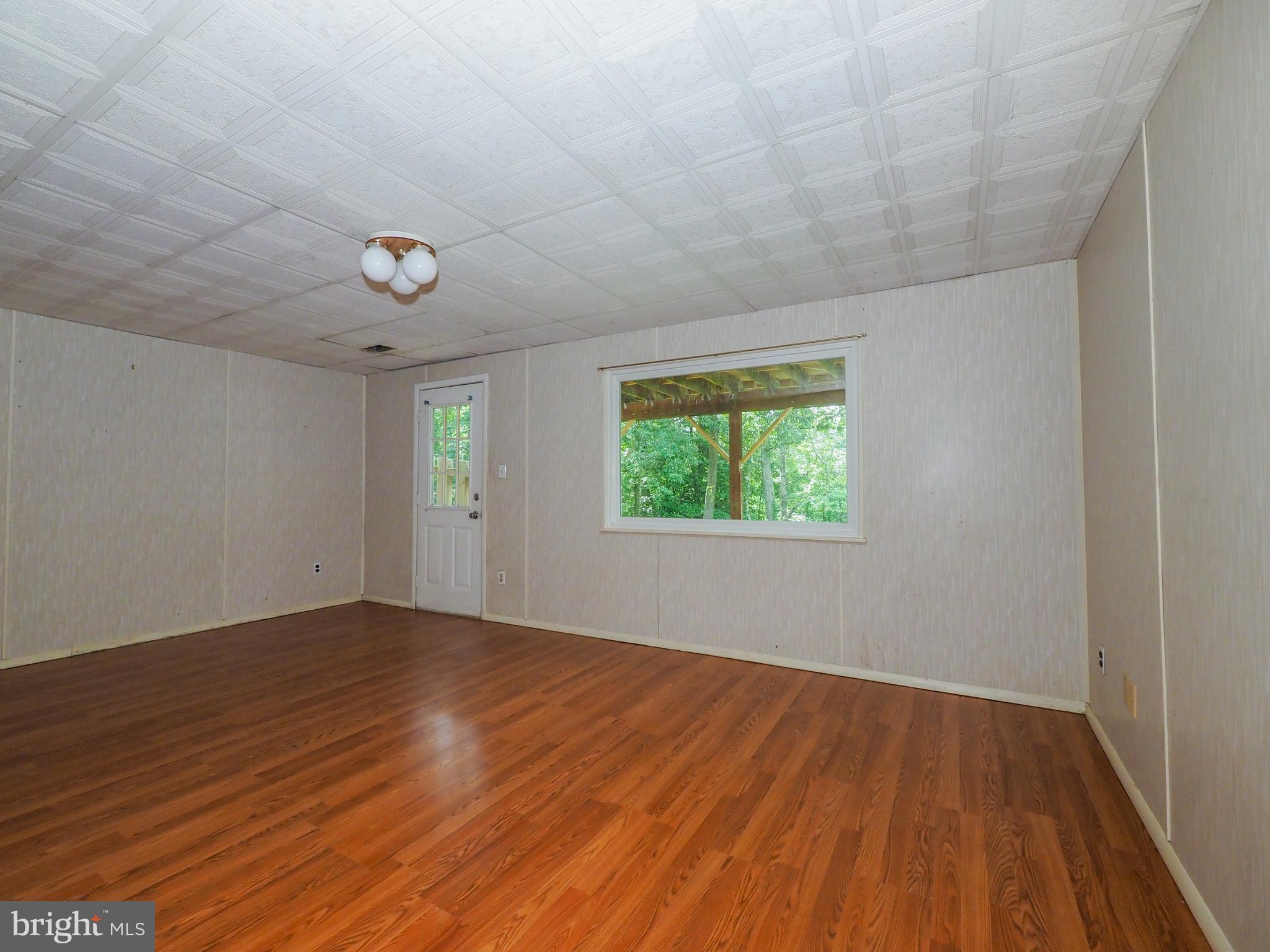 WOODS EDGE TOWNHOME CONDOMINIUMS - Residential