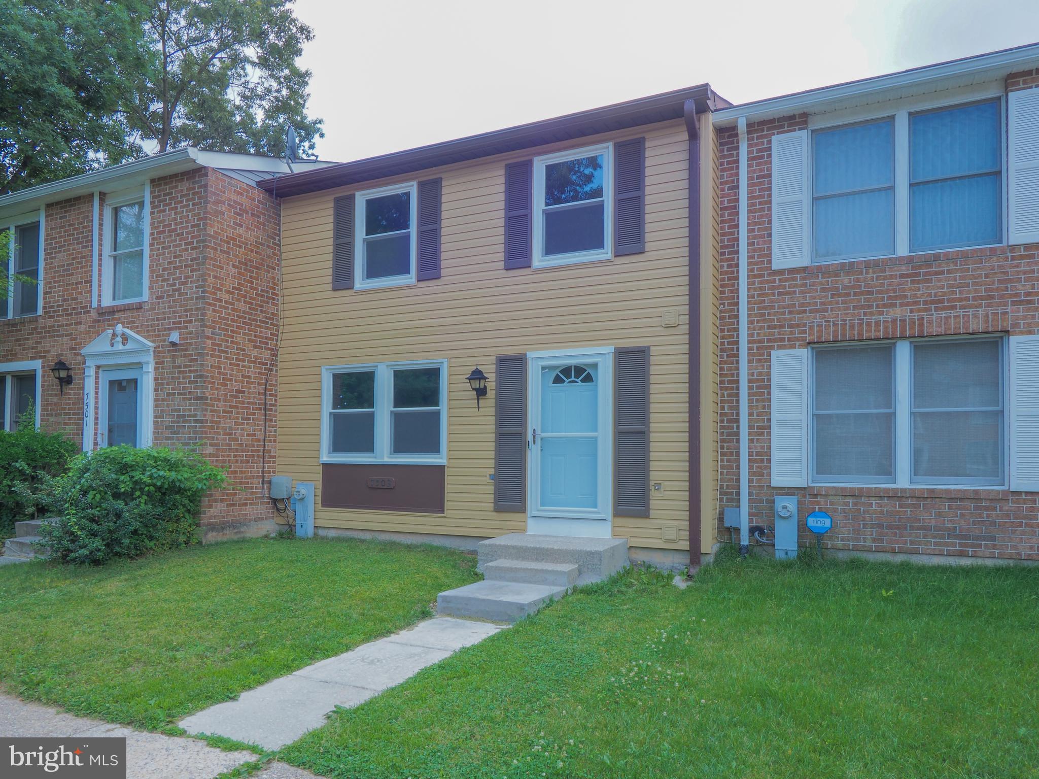 WOODS EDGE TOWNHOME CONDOMINIUMS - Residential