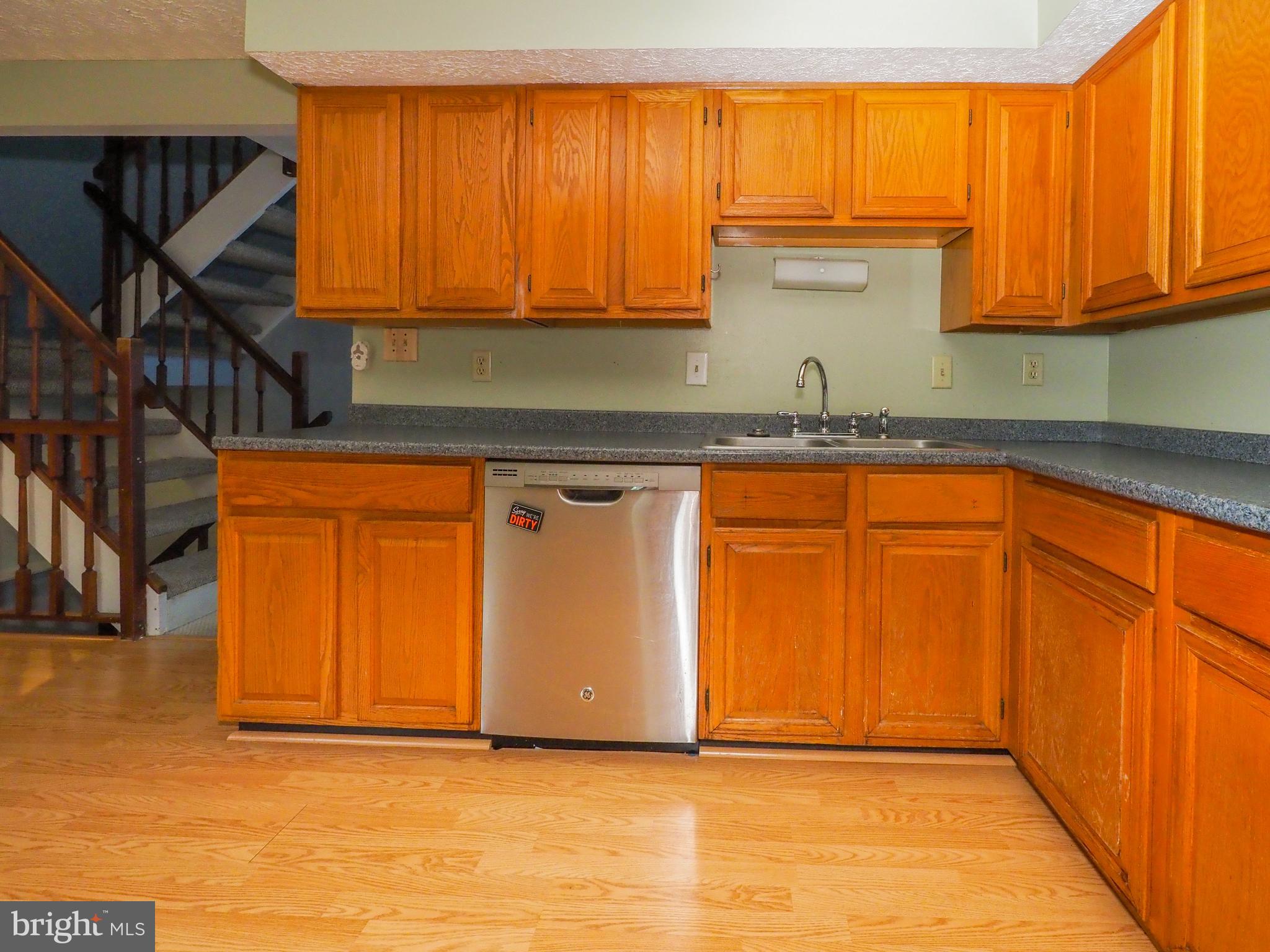 WOODS EDGE TOWNHOME CONDOMINIUMS - Residential