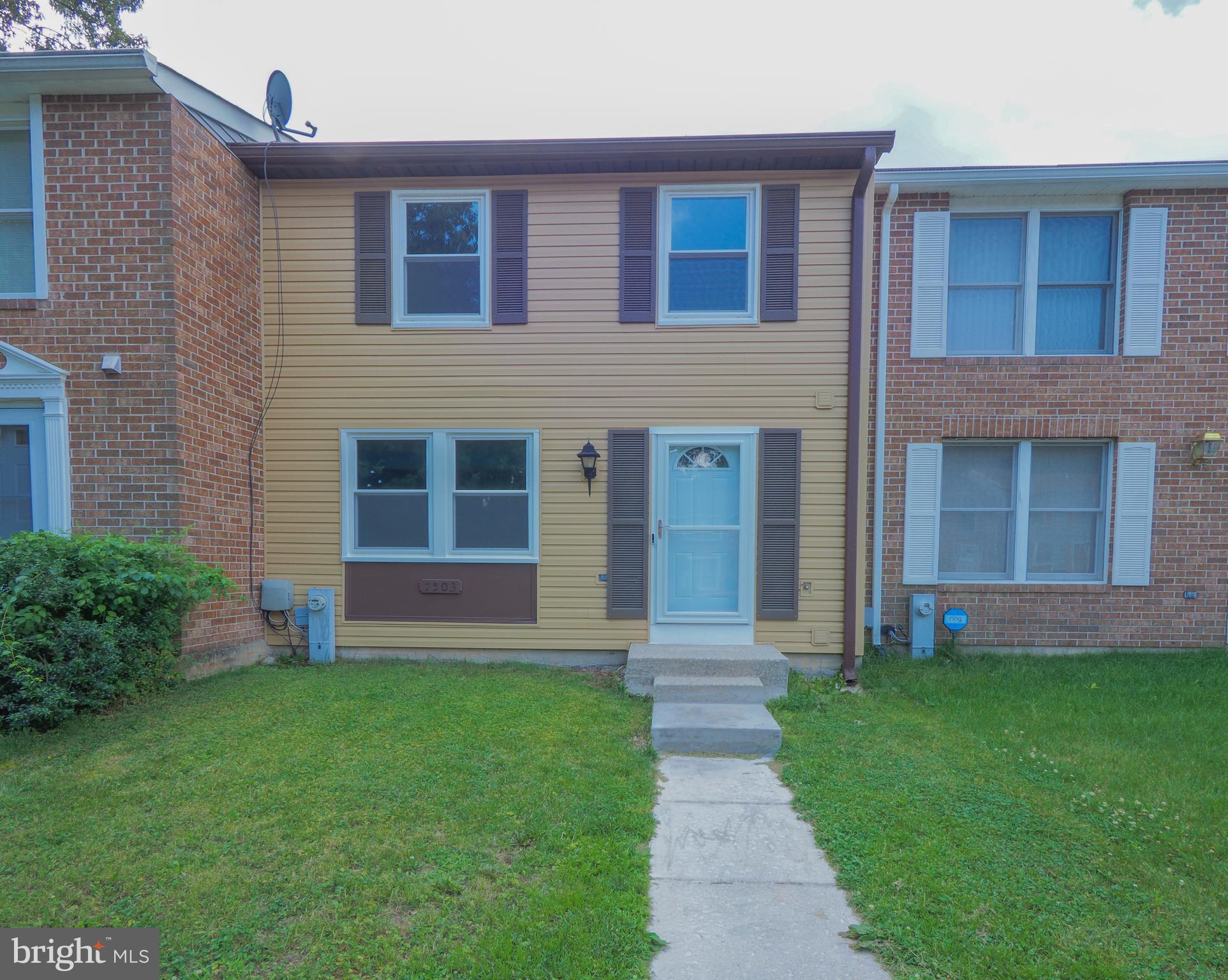 WOODS EDGE TOWNHOME CONDOMINIUMS - Residential