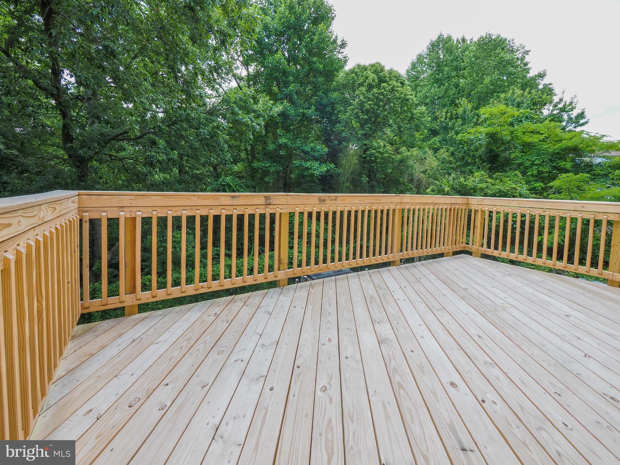 WOODS EDGE TOWNHOME CONDOMINIUMS - Residential