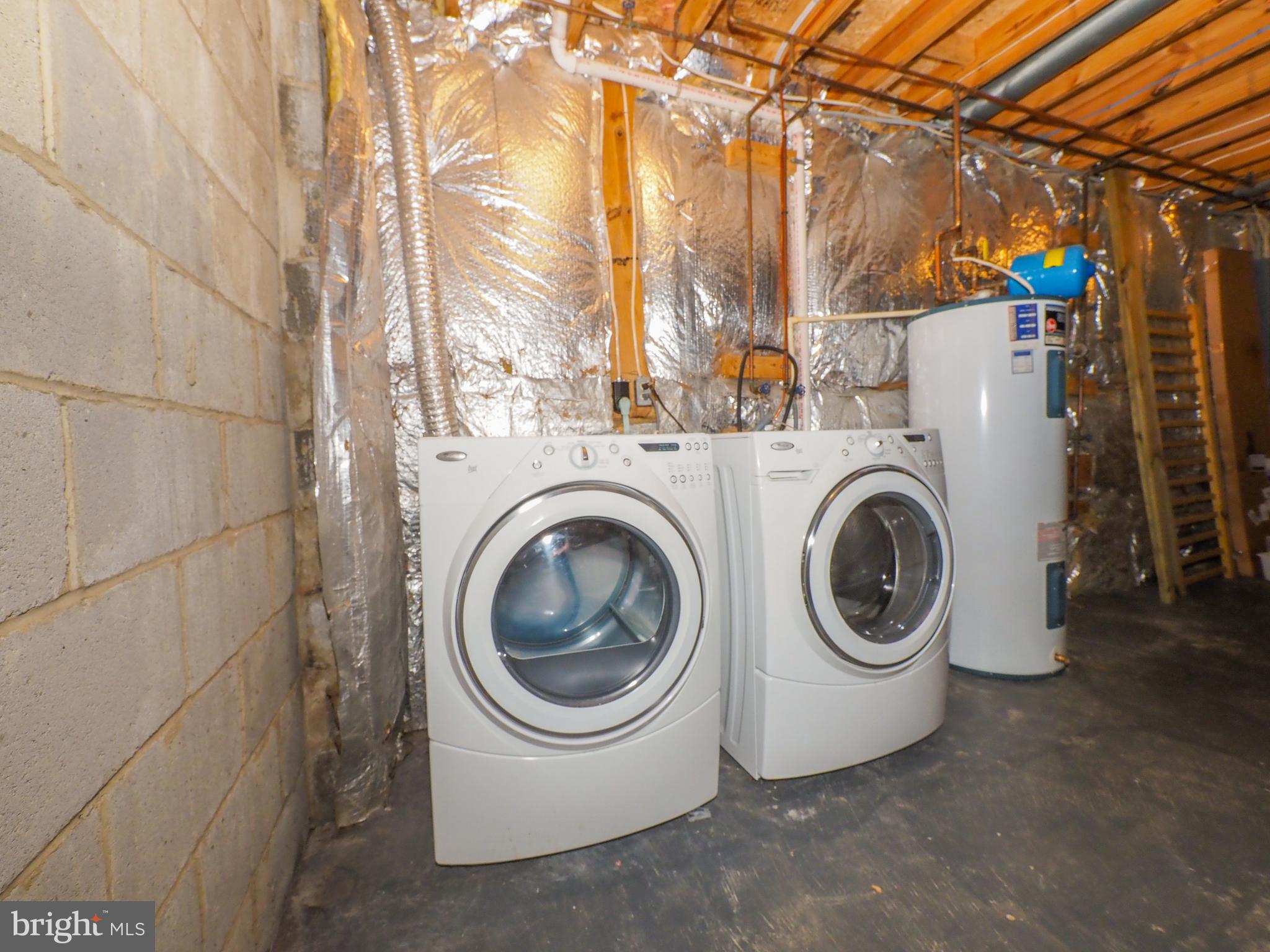 WOODS EDGE TOWNHOME CONDOMINIUMS - Residential