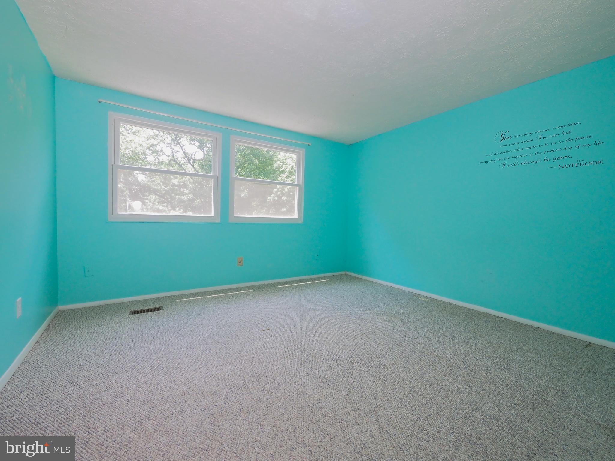 WOODS EDGE TOWNHOME CONDOMINIUMS - Residential