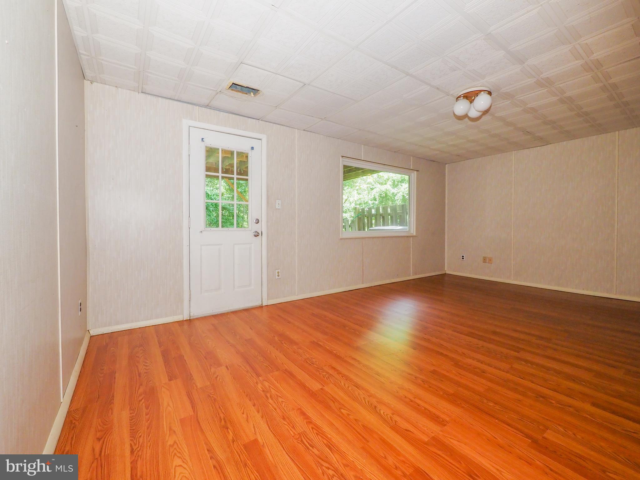 WOODS EDGE TOWNHOME CONDOMINIUMS - Residential