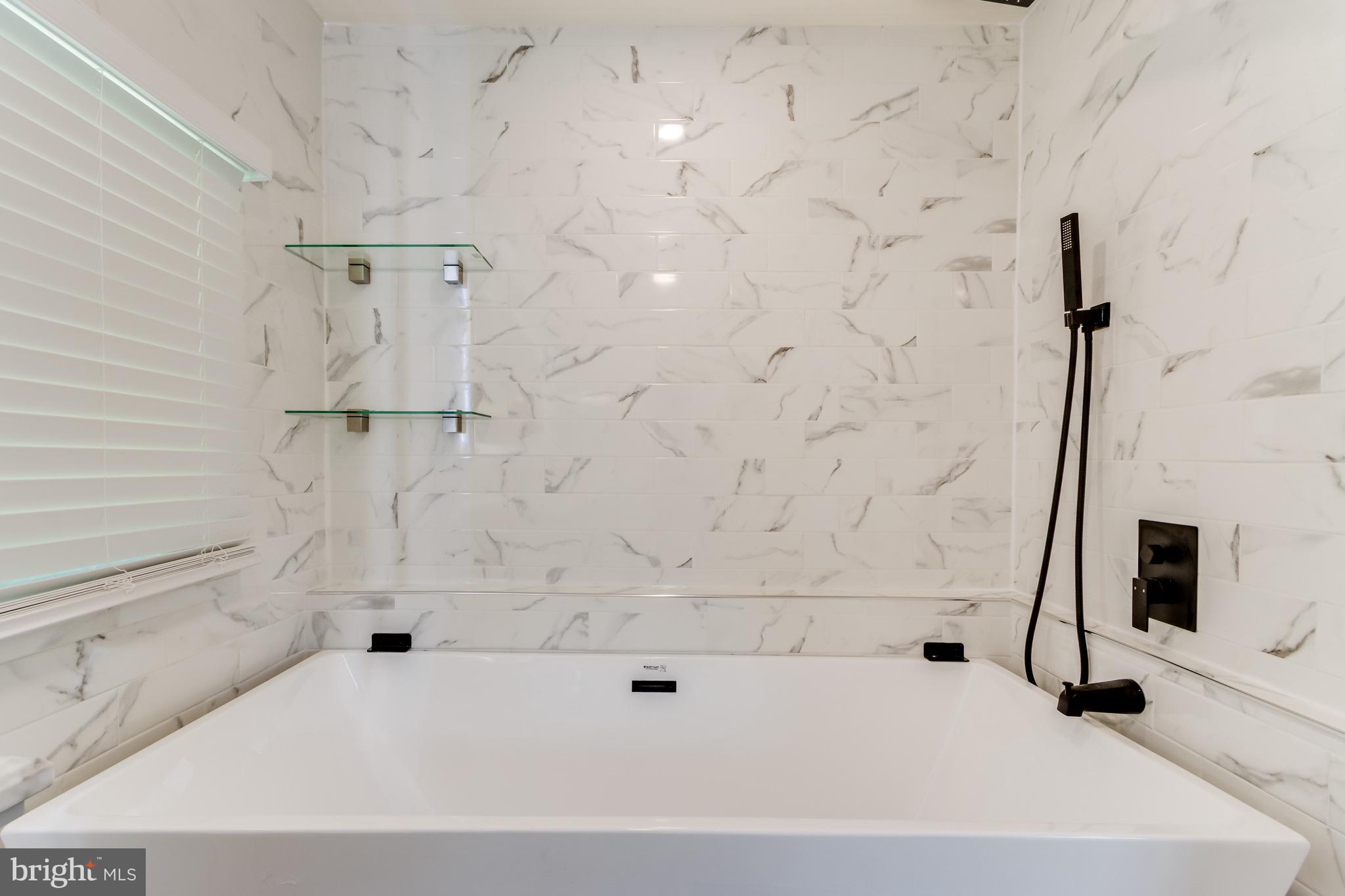 COLONIAL EAST MHP - Residential