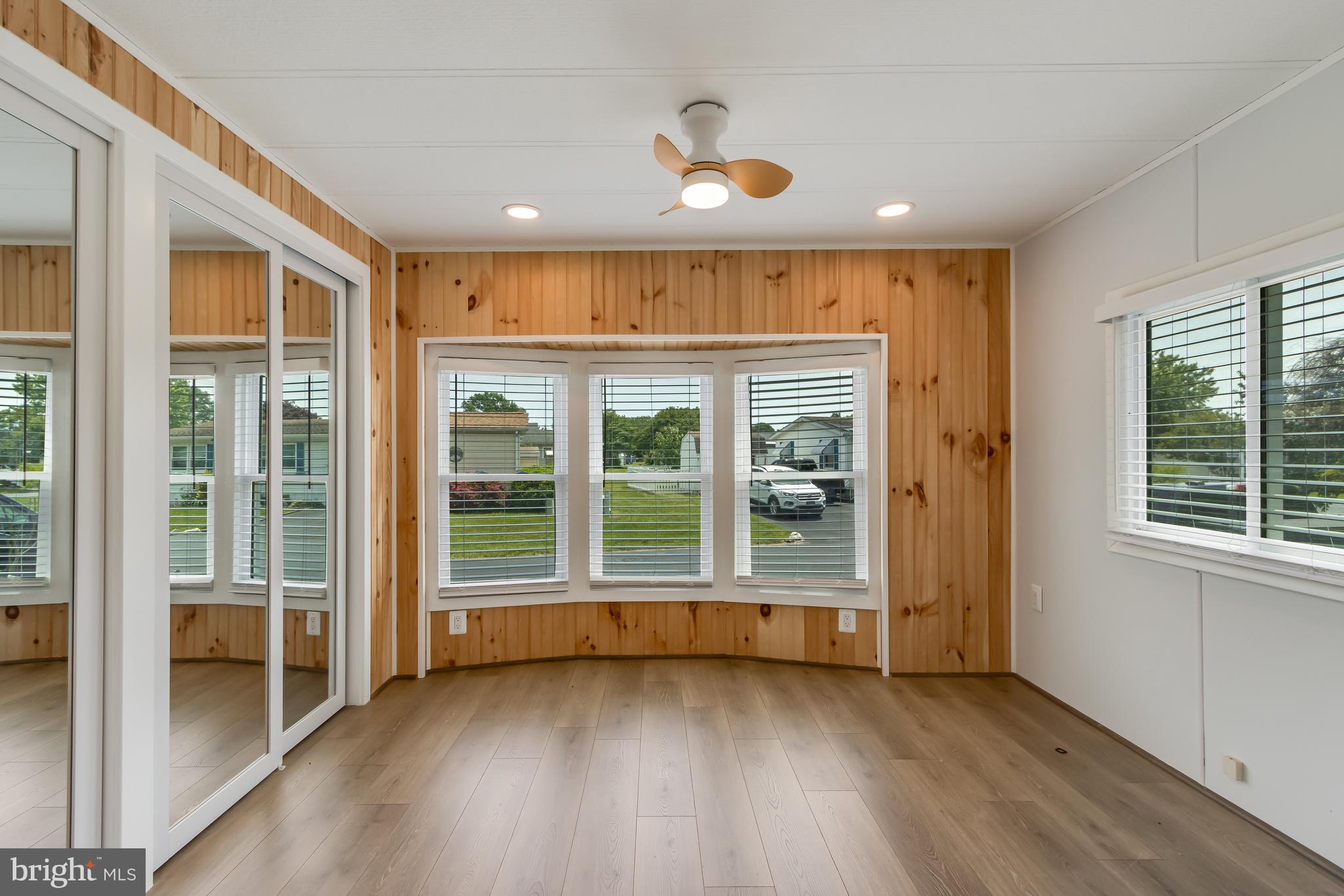 COLONIAL EAST MHP - Residential