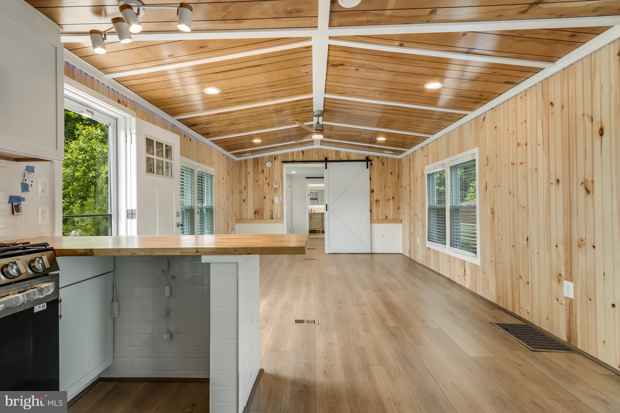 COLONIAL EAST MHP - Residential