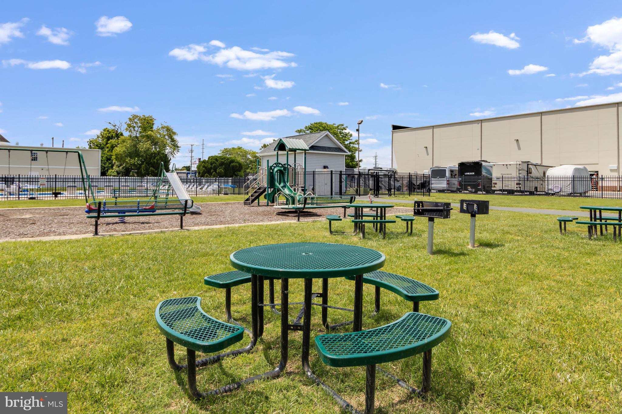 COLONIAL EAST MHP - Residential