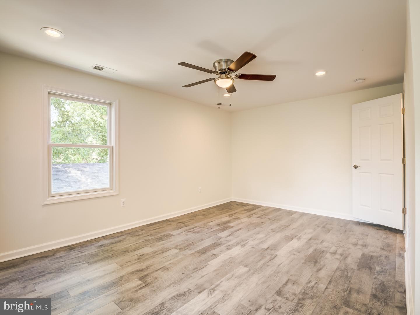 EASTON - Residential