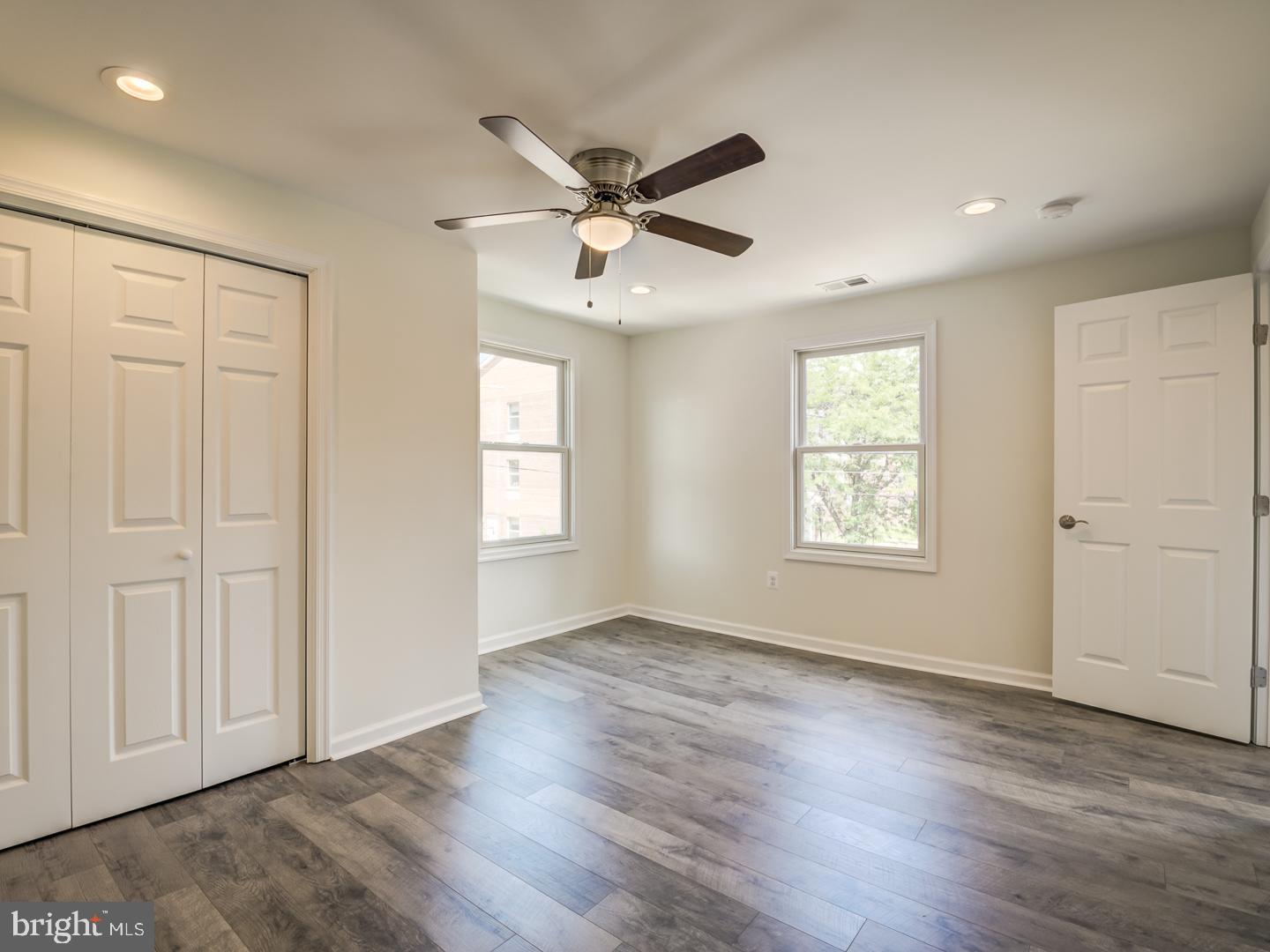 EASTON - Residential