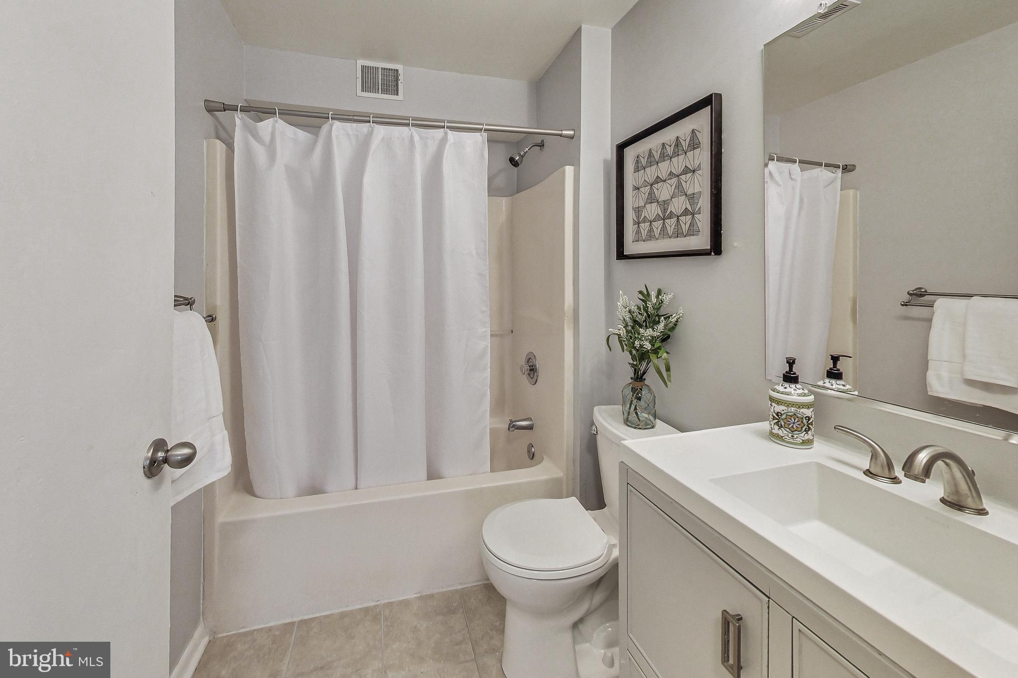 ANNAPOLIS OVERLOOK - Residential