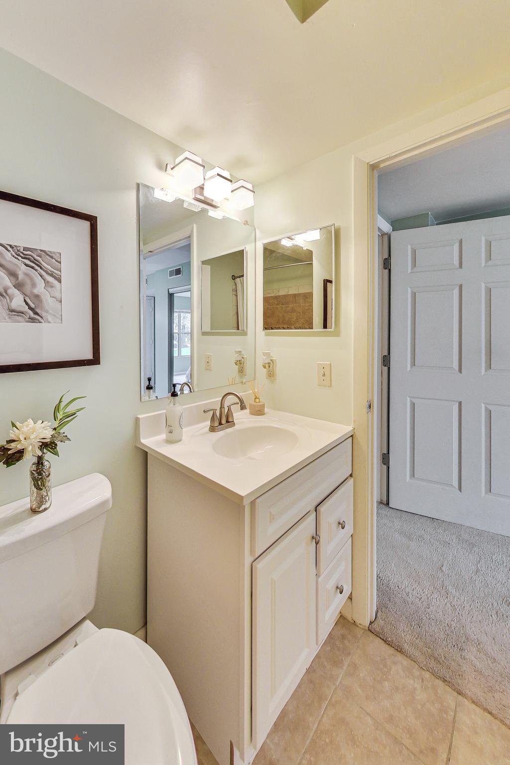 ANNAPOLIS OVERLOOK - Residential