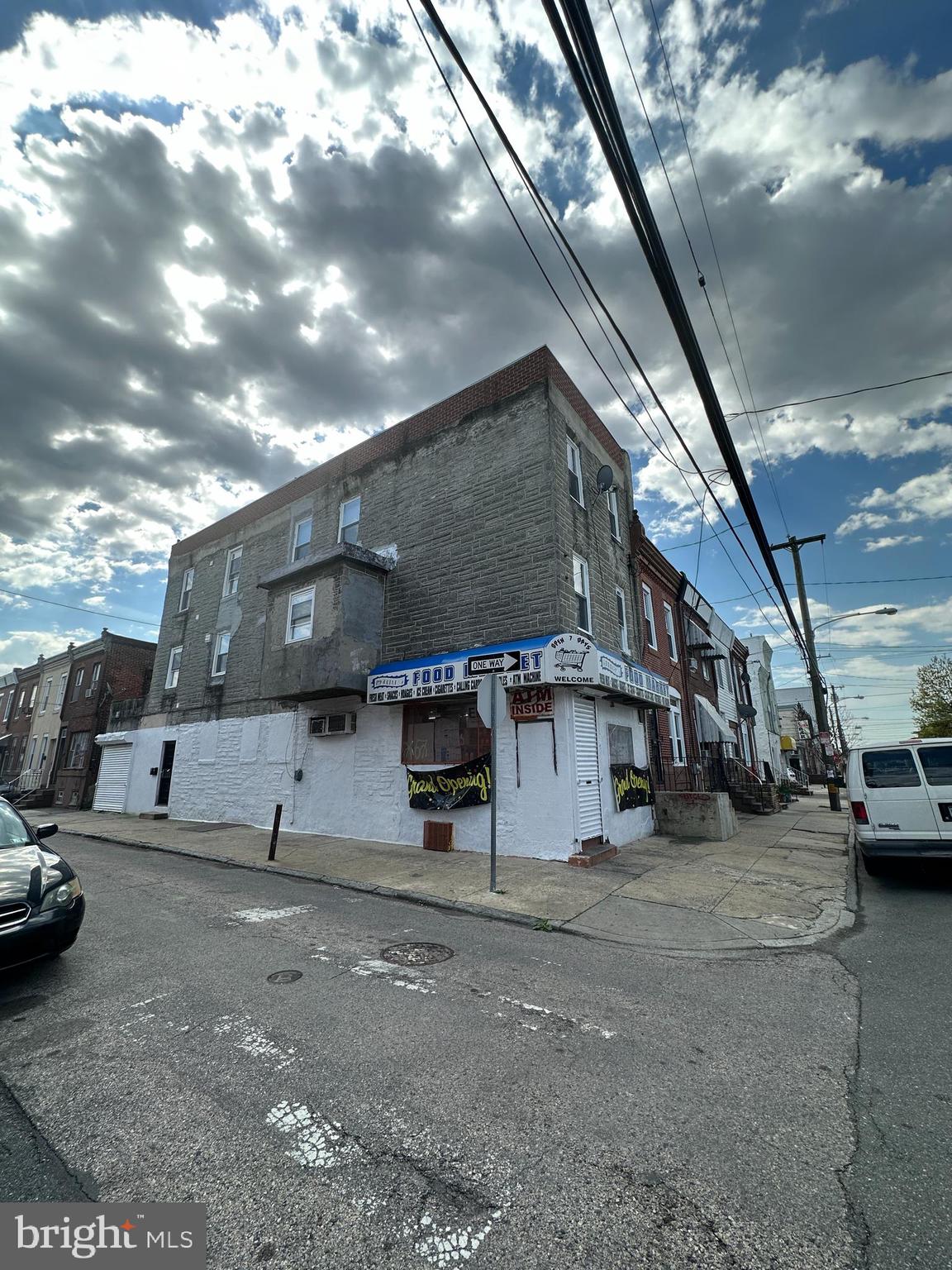c2 zoned retail store plus 2 two bedrooms apartments.
1 st fl: used to be grocery store for over 20 years,tenants just moved out,vacant;2 nd and 3 rd fl 2 two bed apartments,newly renovated with central air/laundry and wood flooring,leased $1300 per unit.leases ends by May and Jun 2026.
garage at rear ,converted to storage,full basment.
separate electrical meters.apartments all use electricity