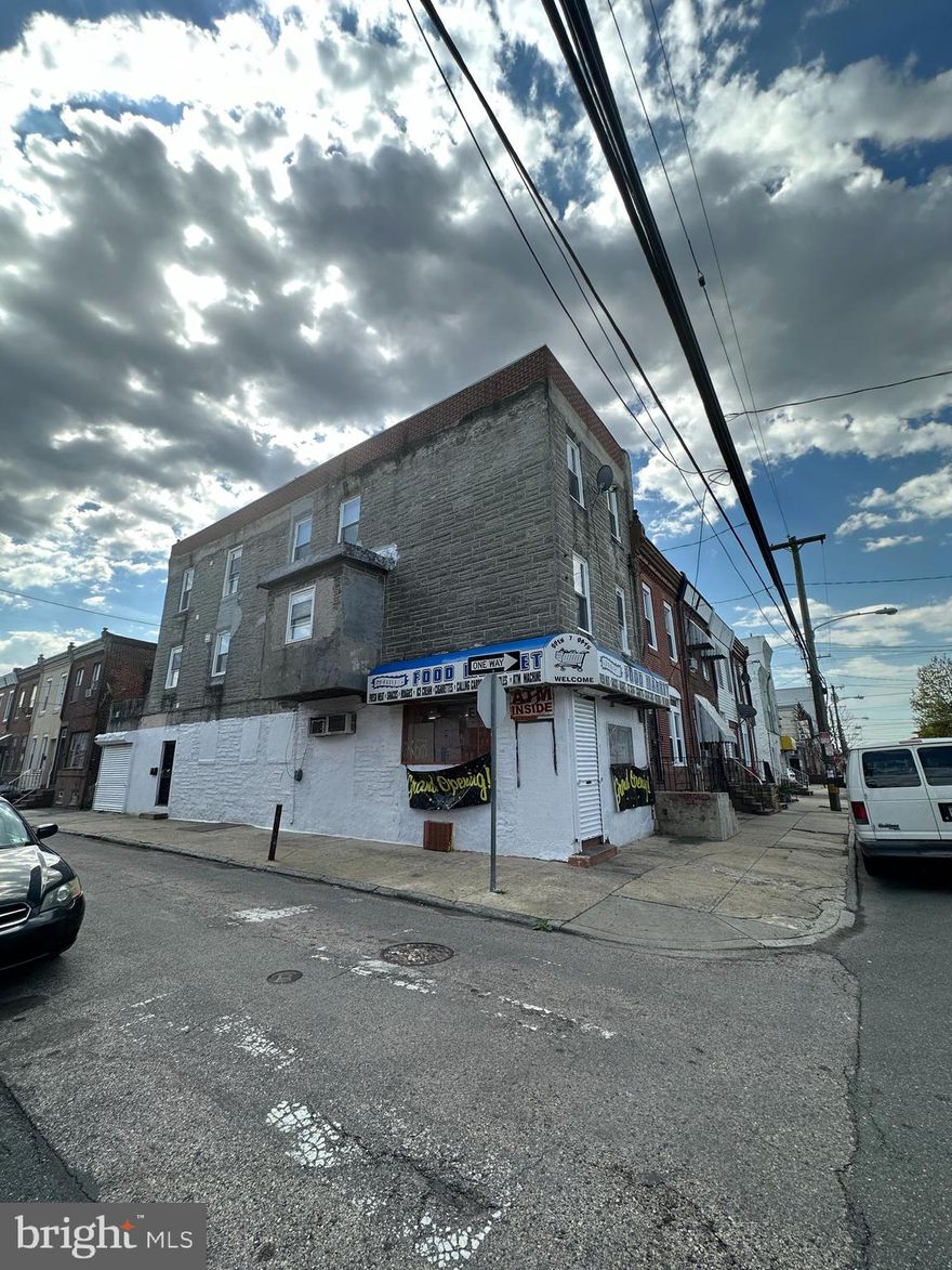 c2 zoned retail store plus 2 two bedrooms apartments.
1 st fl: used to be grocery store for over 20 years,tenants just moved out,vacant;2 nd and 3 rd fl 2 two bed apartments,newly renovated with central air/laundry and wood flooring,leased $1300 per unit.leases ends by May and Jun 2026.
garage at rear ,converted to storage,full basment.
separate electrical meters.apartments all use electricity