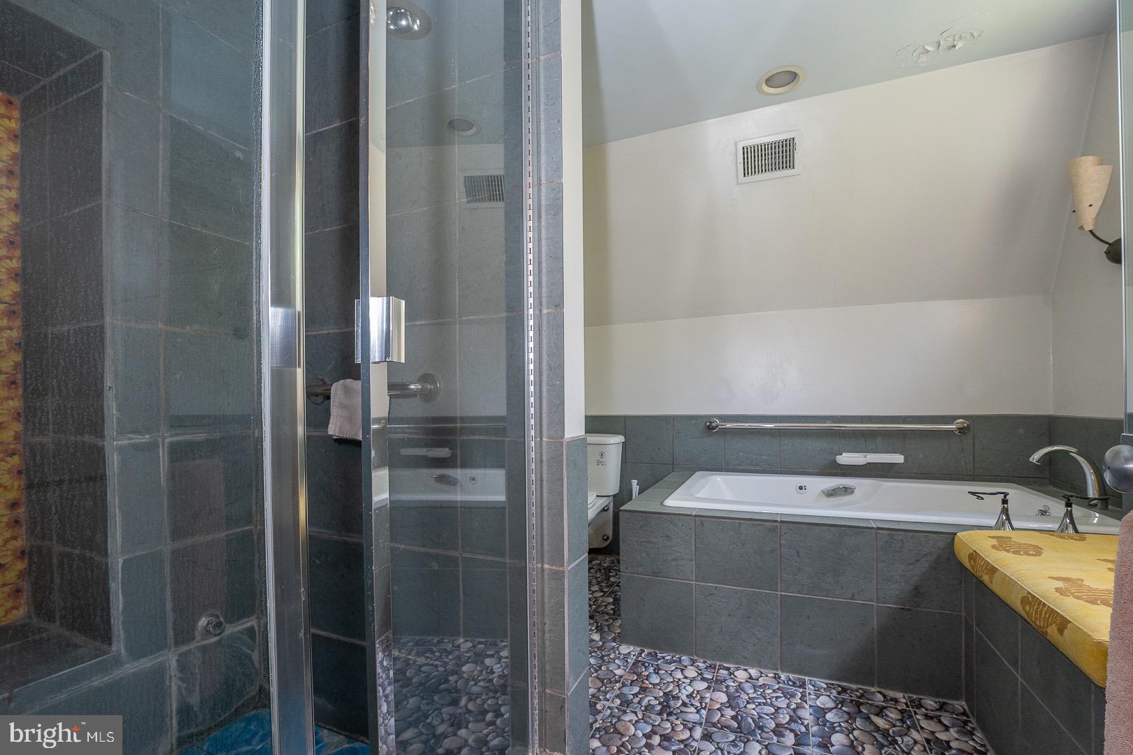 BRYN MAWR - Residential