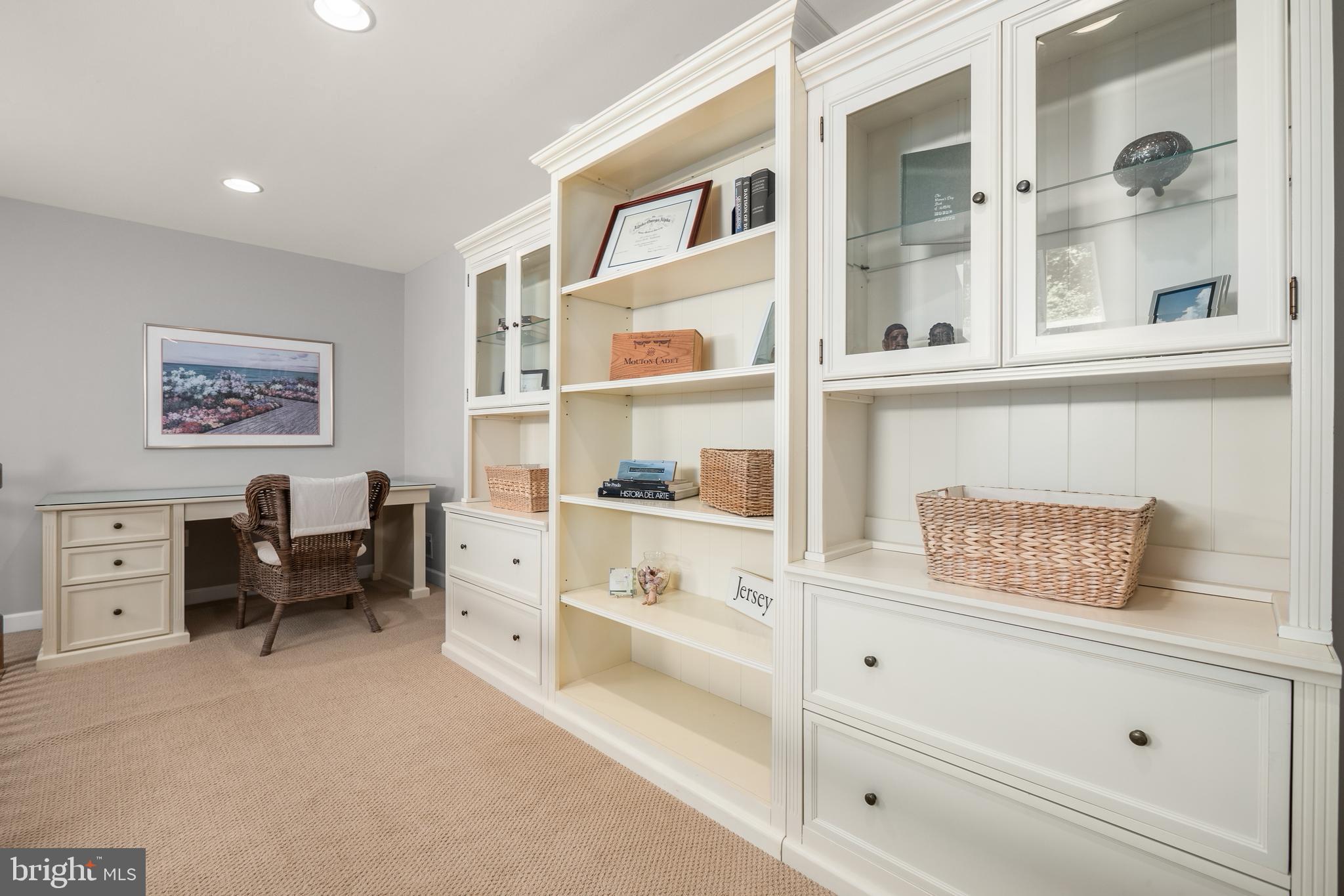 WOODLAND HILL CC EST - Residential