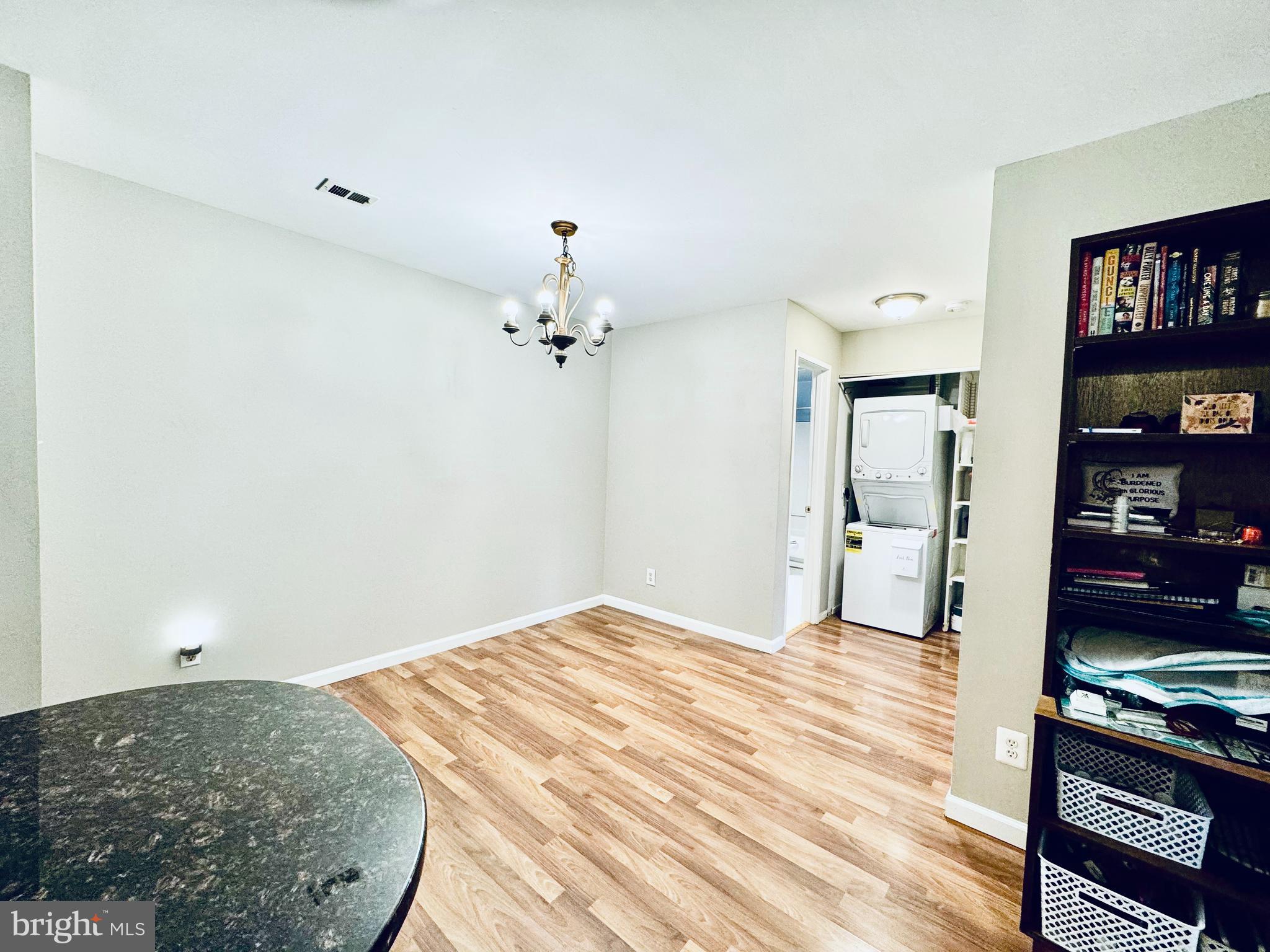 FARMINGDALE - Residential Lease