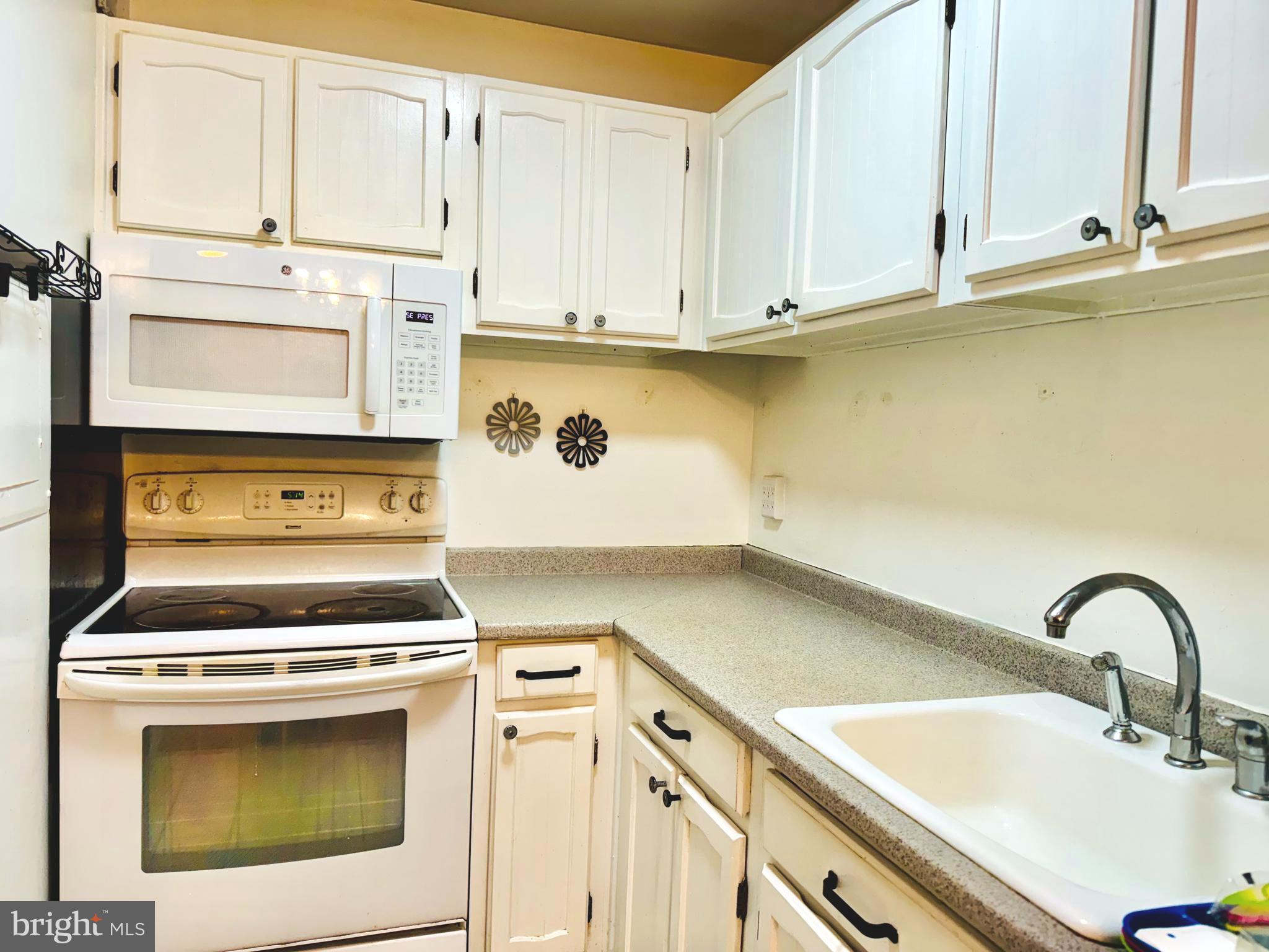 FARMINGDALE - Residential Lease