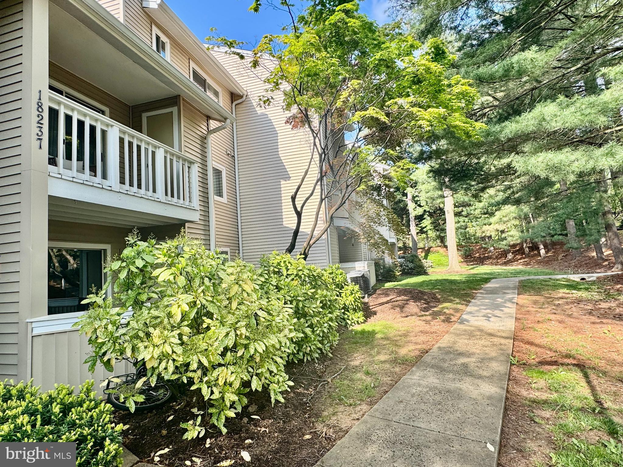 FARMINGDALE - Residential Lease