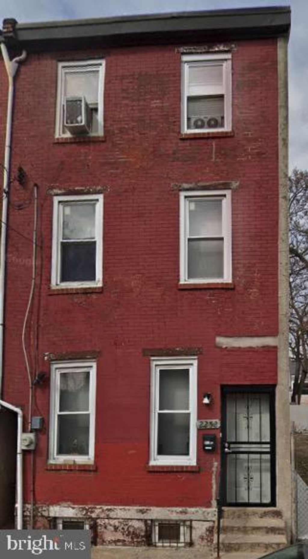 listing image 0