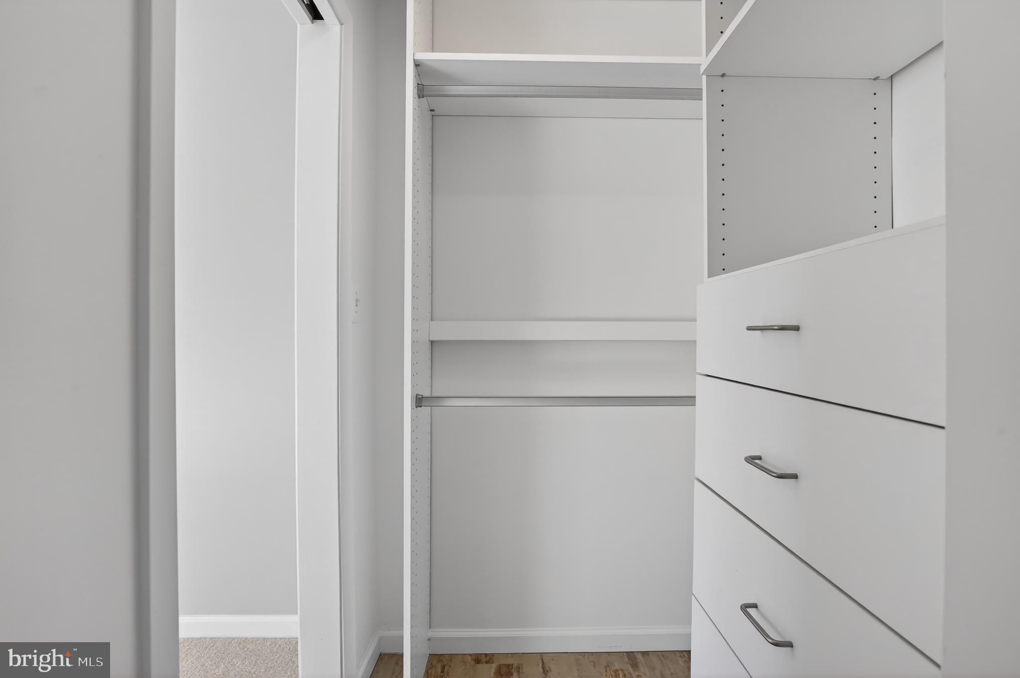 ENCORE OF MCLEAN - Residential