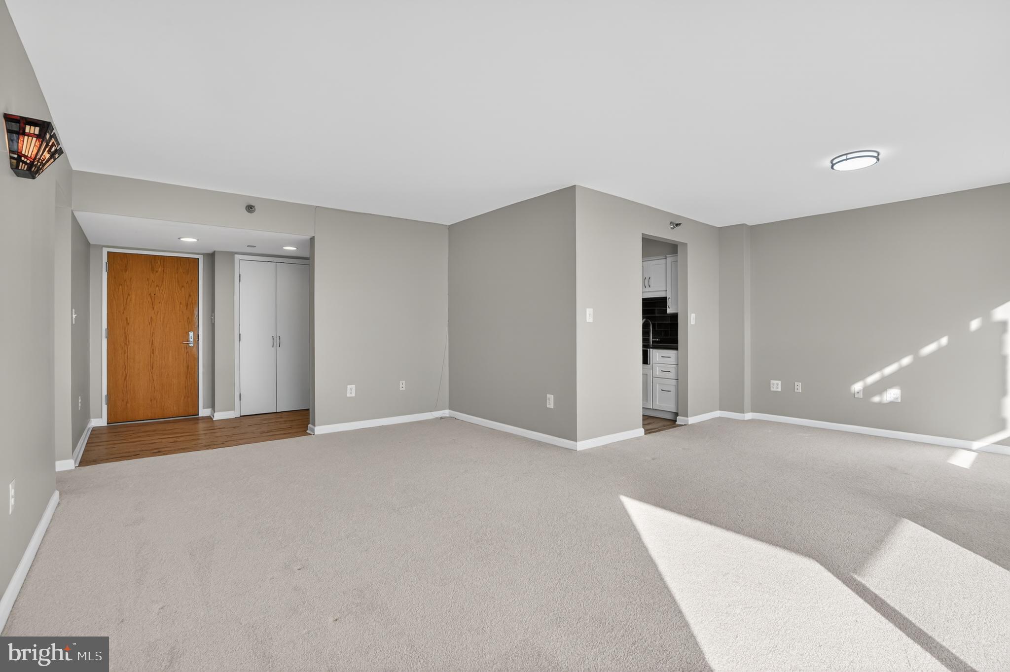 ENCORE OF MCLEAN - Residential