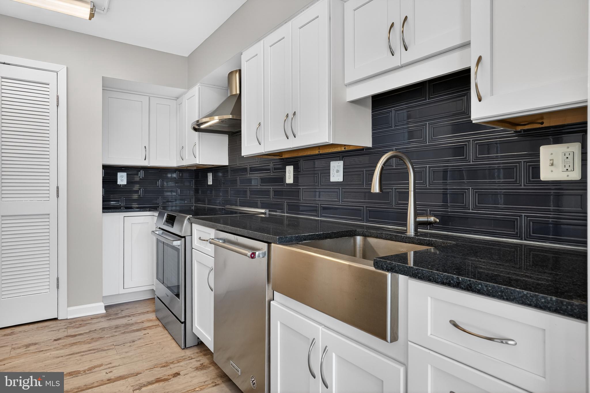 ENCORE OF MCLEAN - Residential