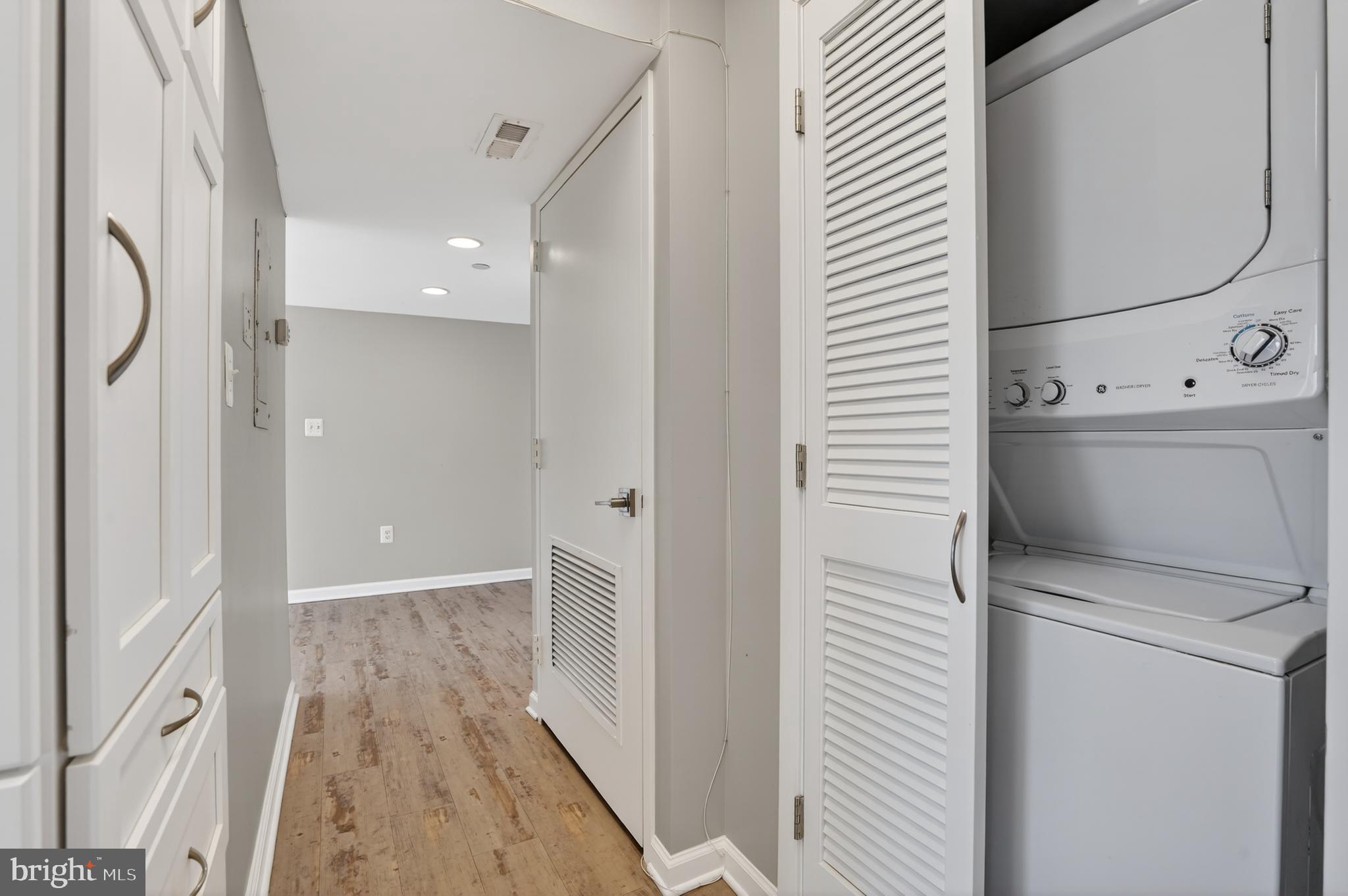 ENCORE OF MCLEAN - Residential