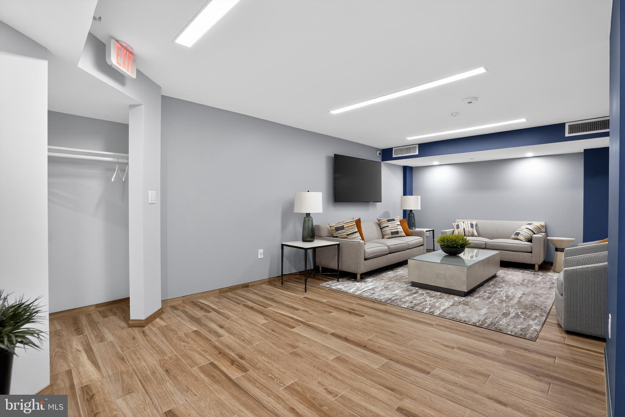 ENCORE OF MCLEAN - Residential