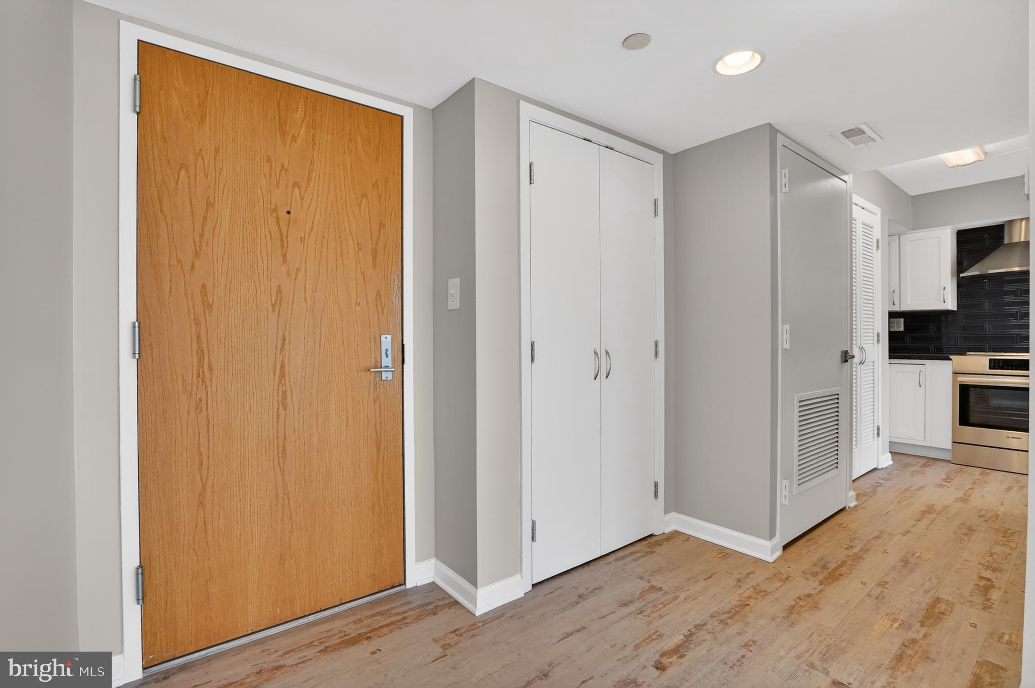 1808 OLD MEADOW ROAD 1009