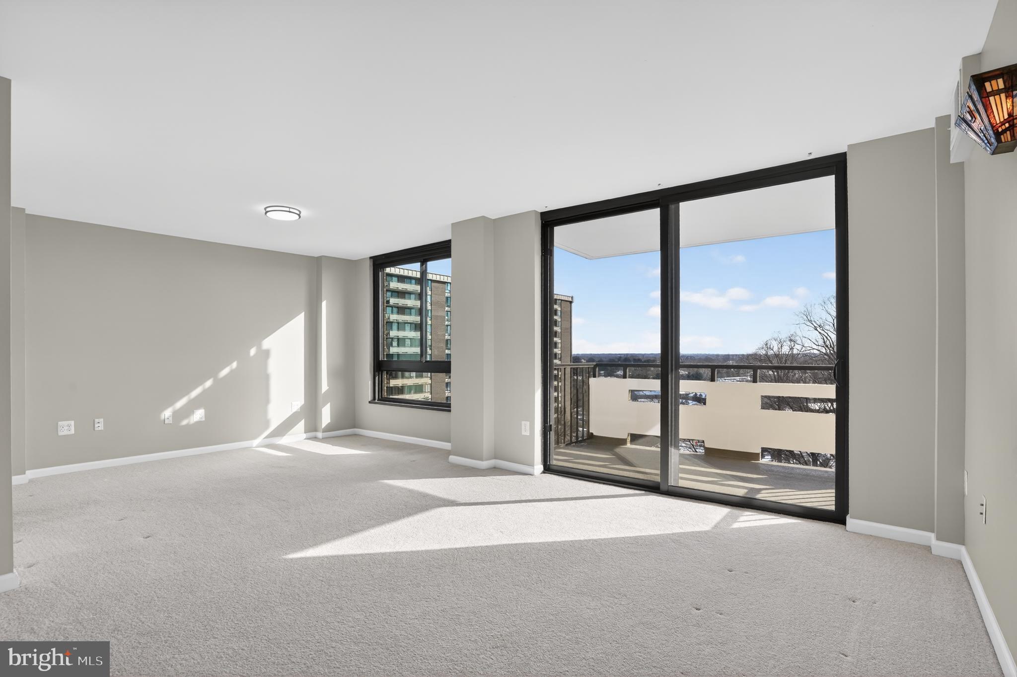 ENCORE OF MCLEAN - Residential