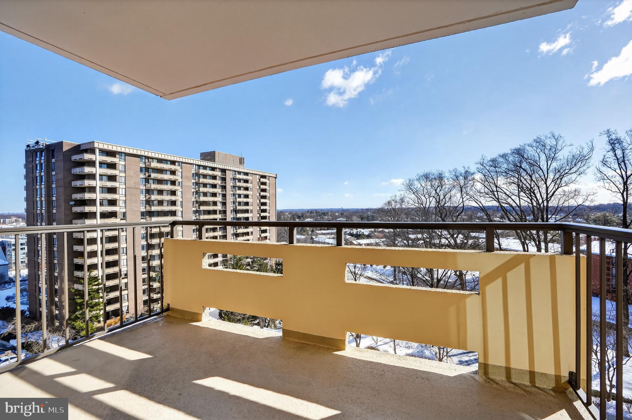 ENCORE OF MCLEAN - Residential