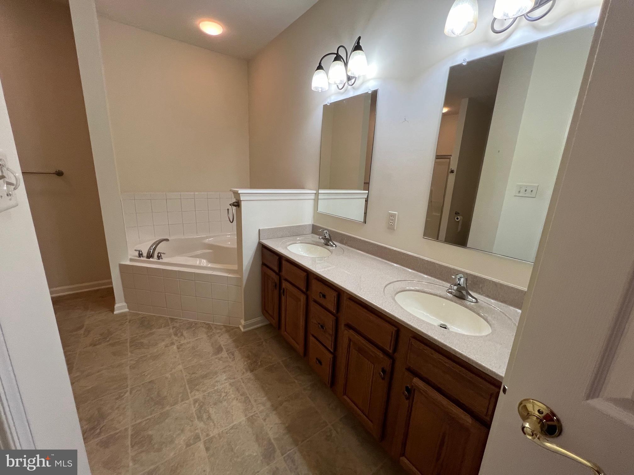 GREENWICH PARK - Residential