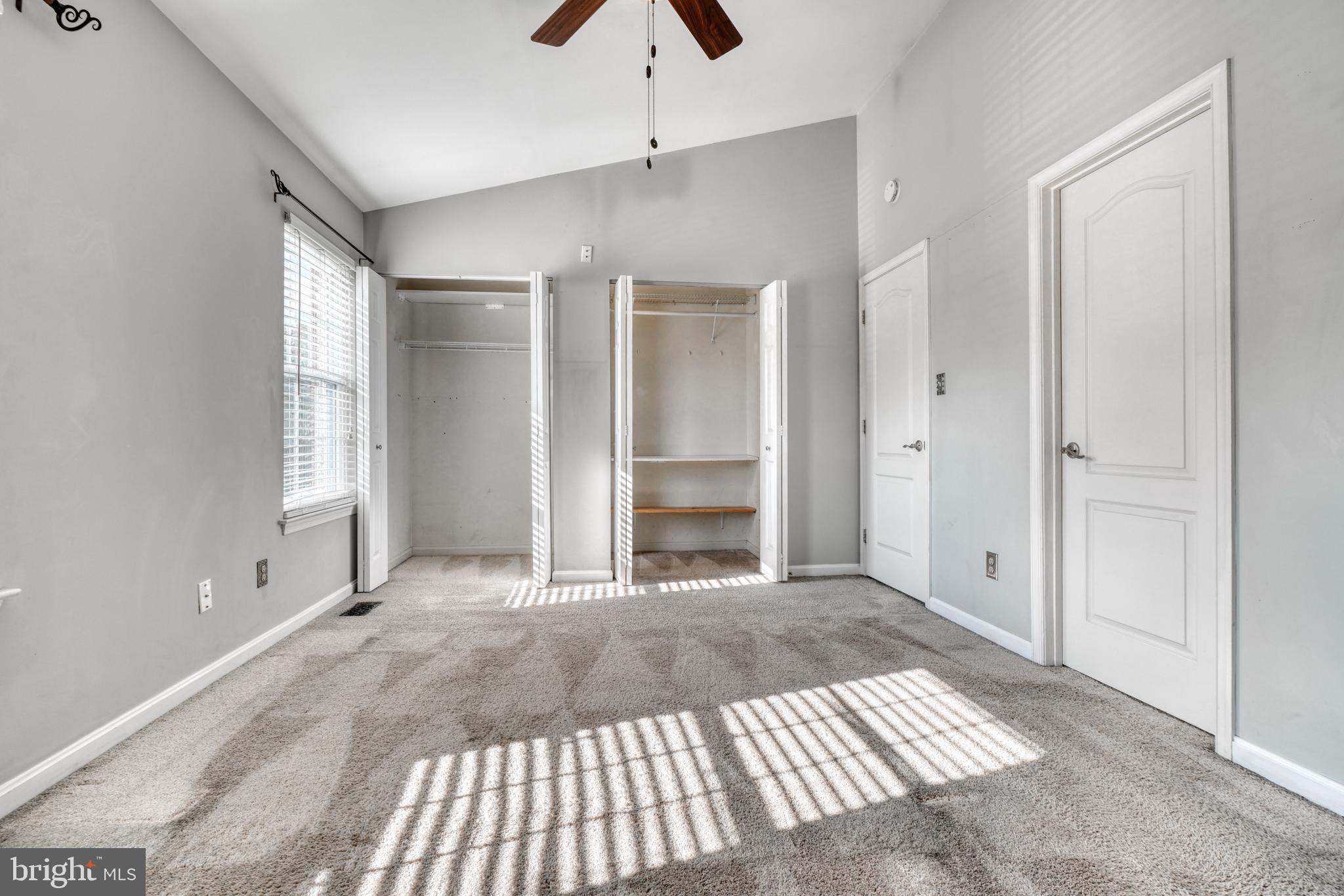 CONSTANT FRIENDSHIP - Residential