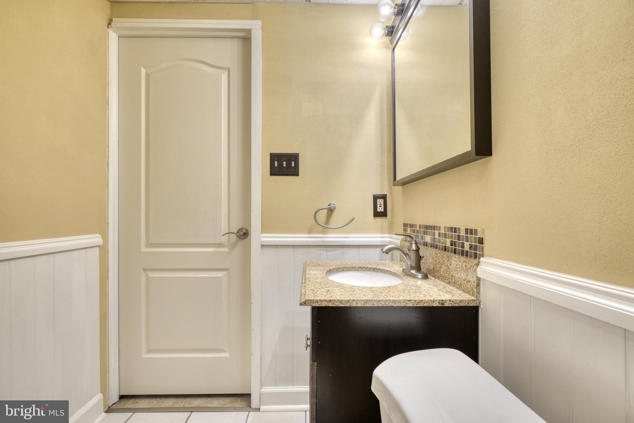 CONSTANT FRIENDSHIP - Residential